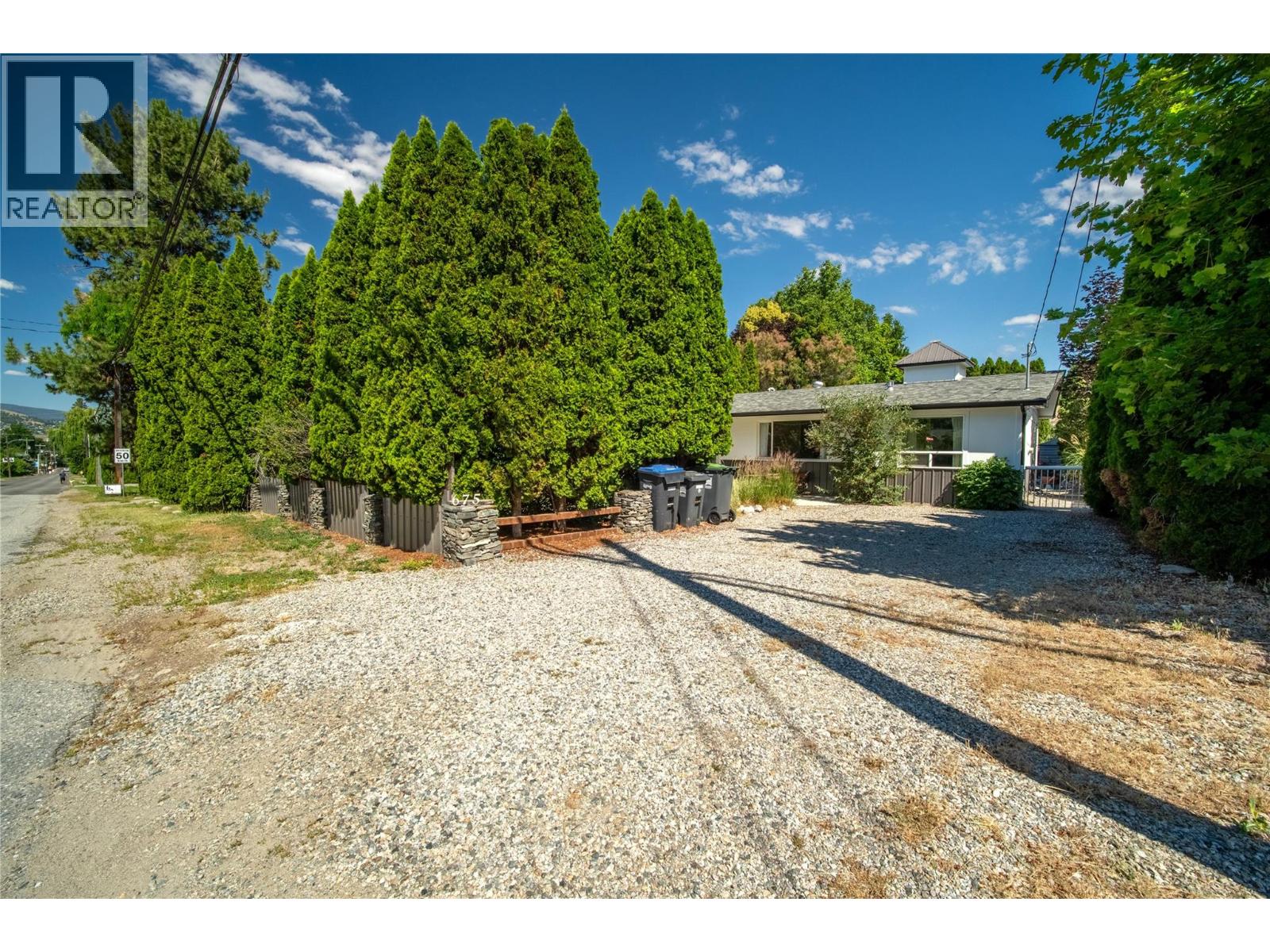 675 Robinson Avenue - 36