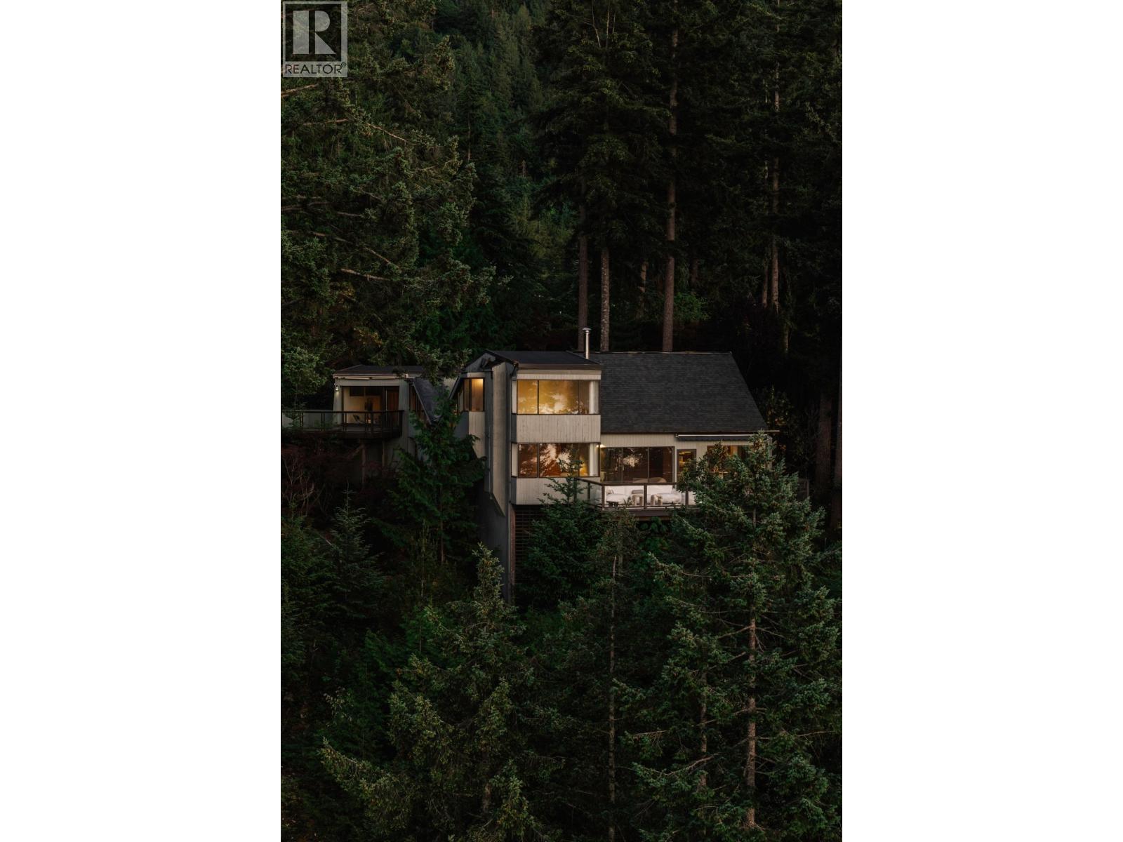 8595 ANSELL PLACE — photo 2