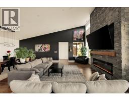 Living room - 3979 Goldstream Heights Dr, Shawnigan Lake, BC V8H2J1 Photo 11