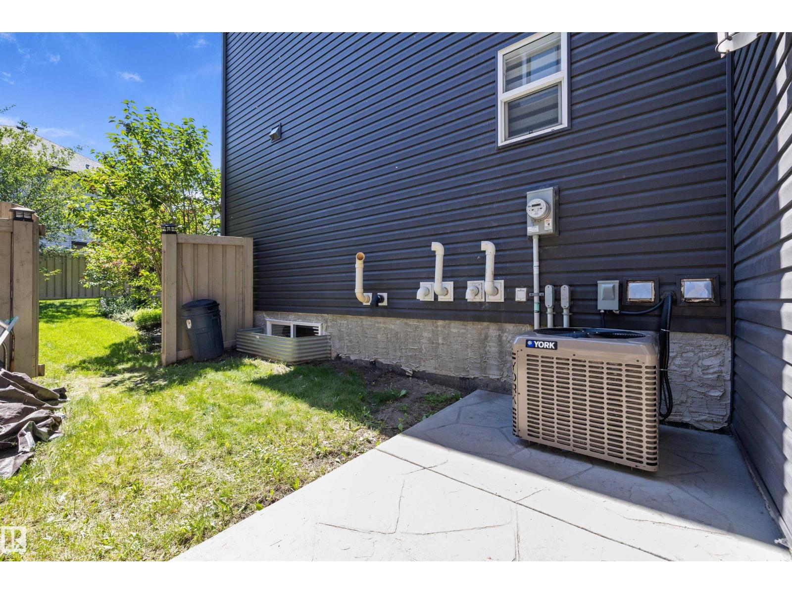 2435 ASHCRAFT CR SW - 56