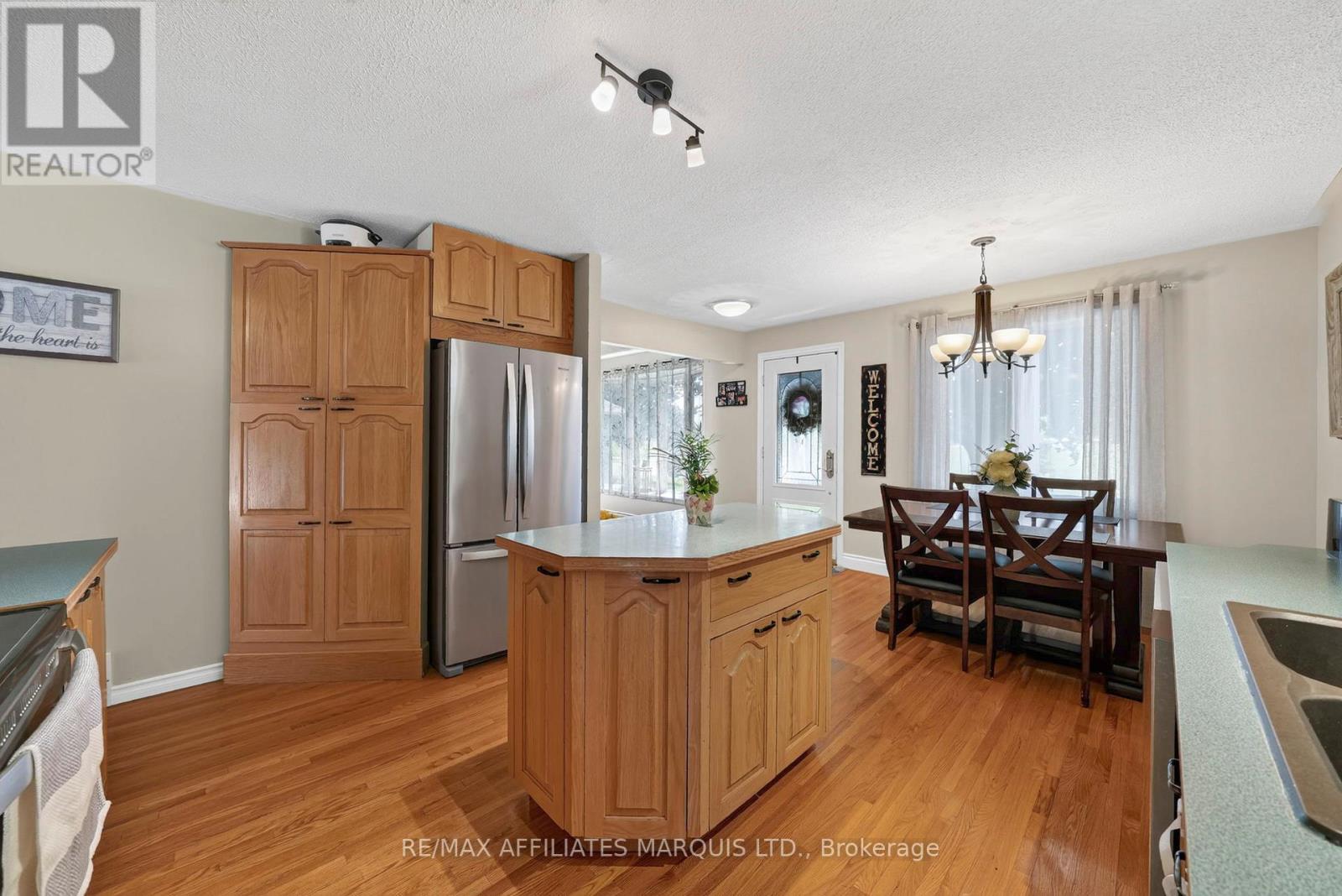 824 ALICE STREET - 12