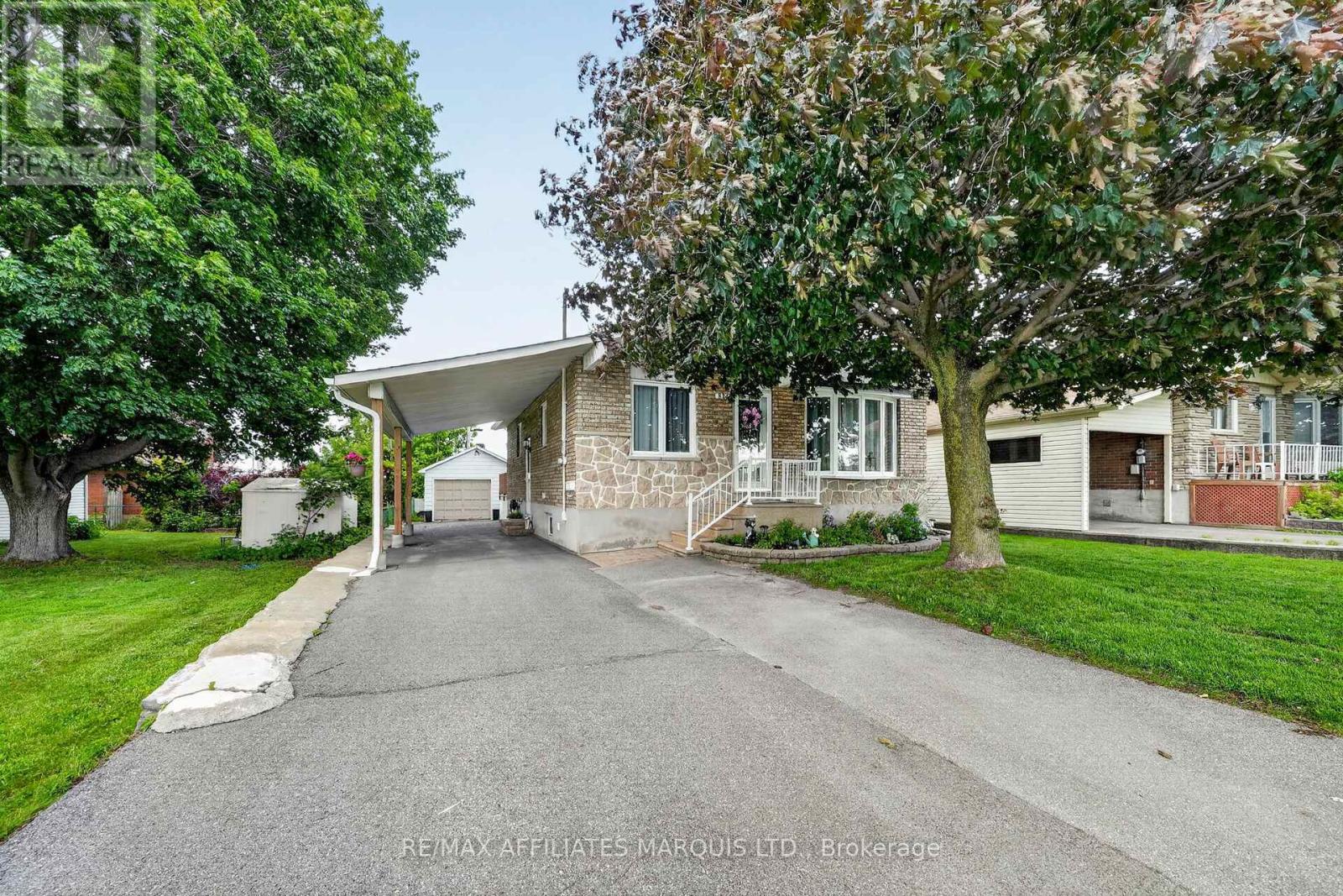 824 ALICE STREET - 2