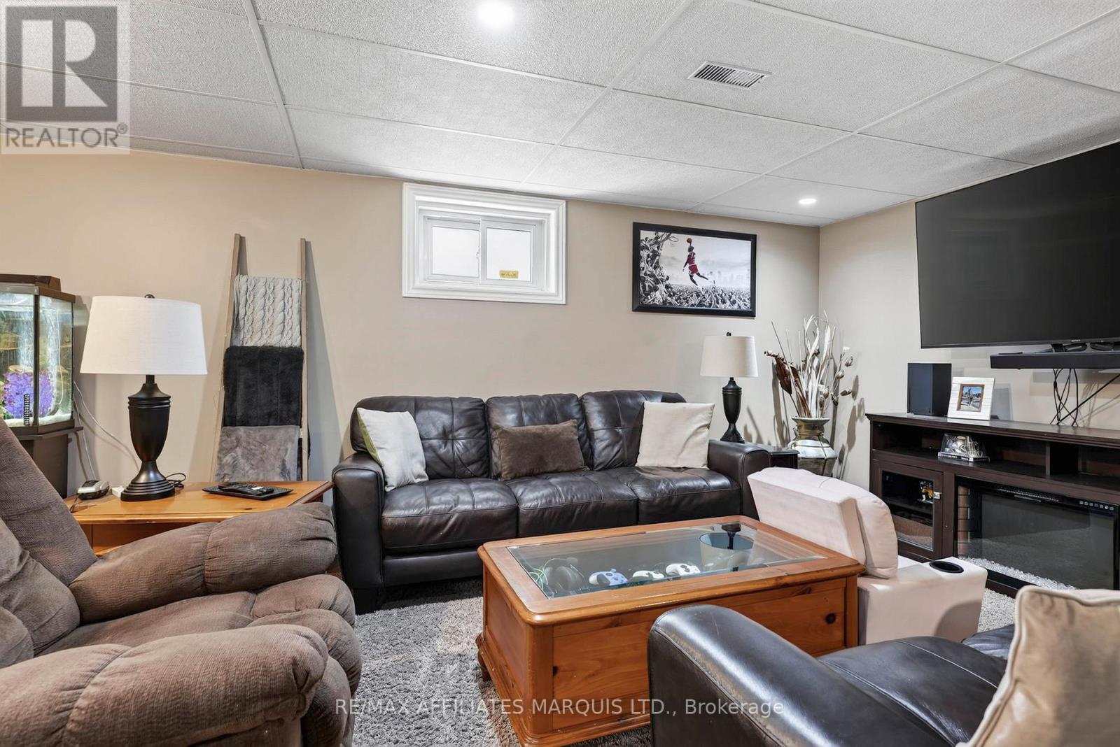 824 ALICE STREET - 24