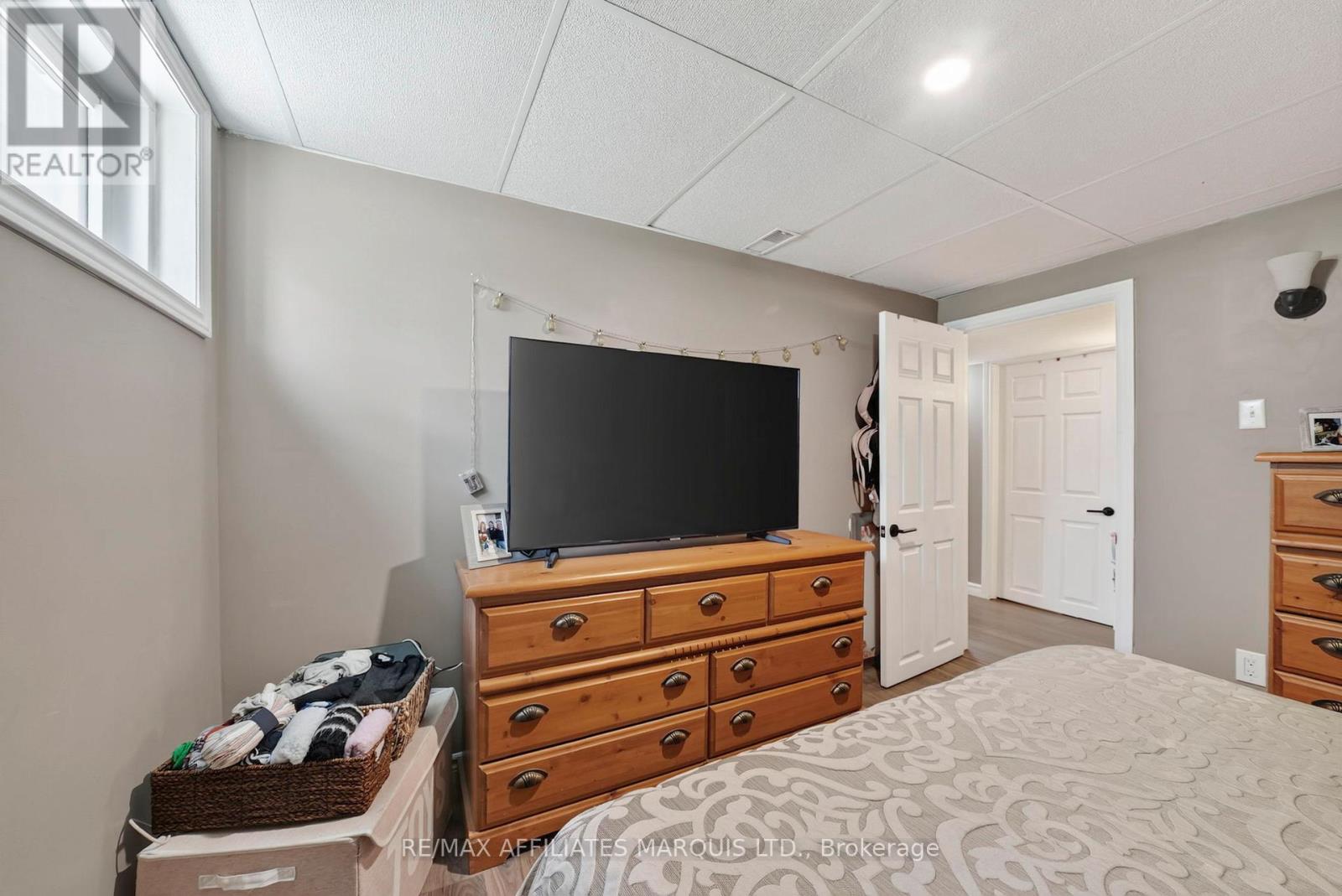 824 ALICE STREET - 32