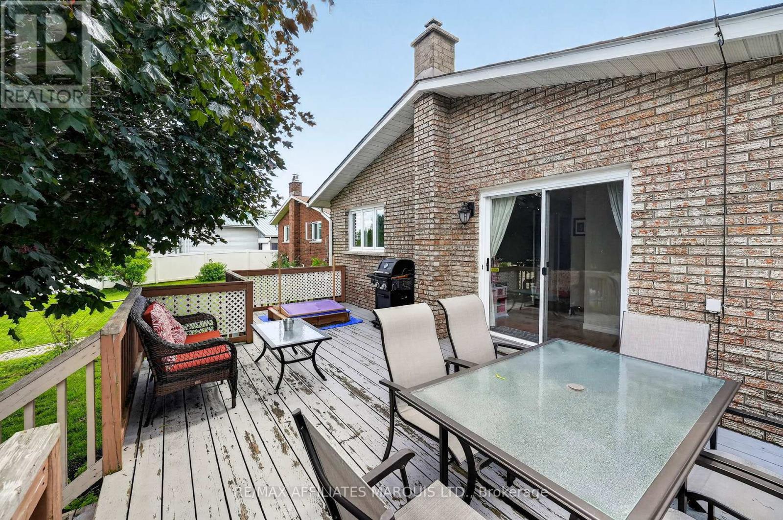 824 ALICE STREET - 34