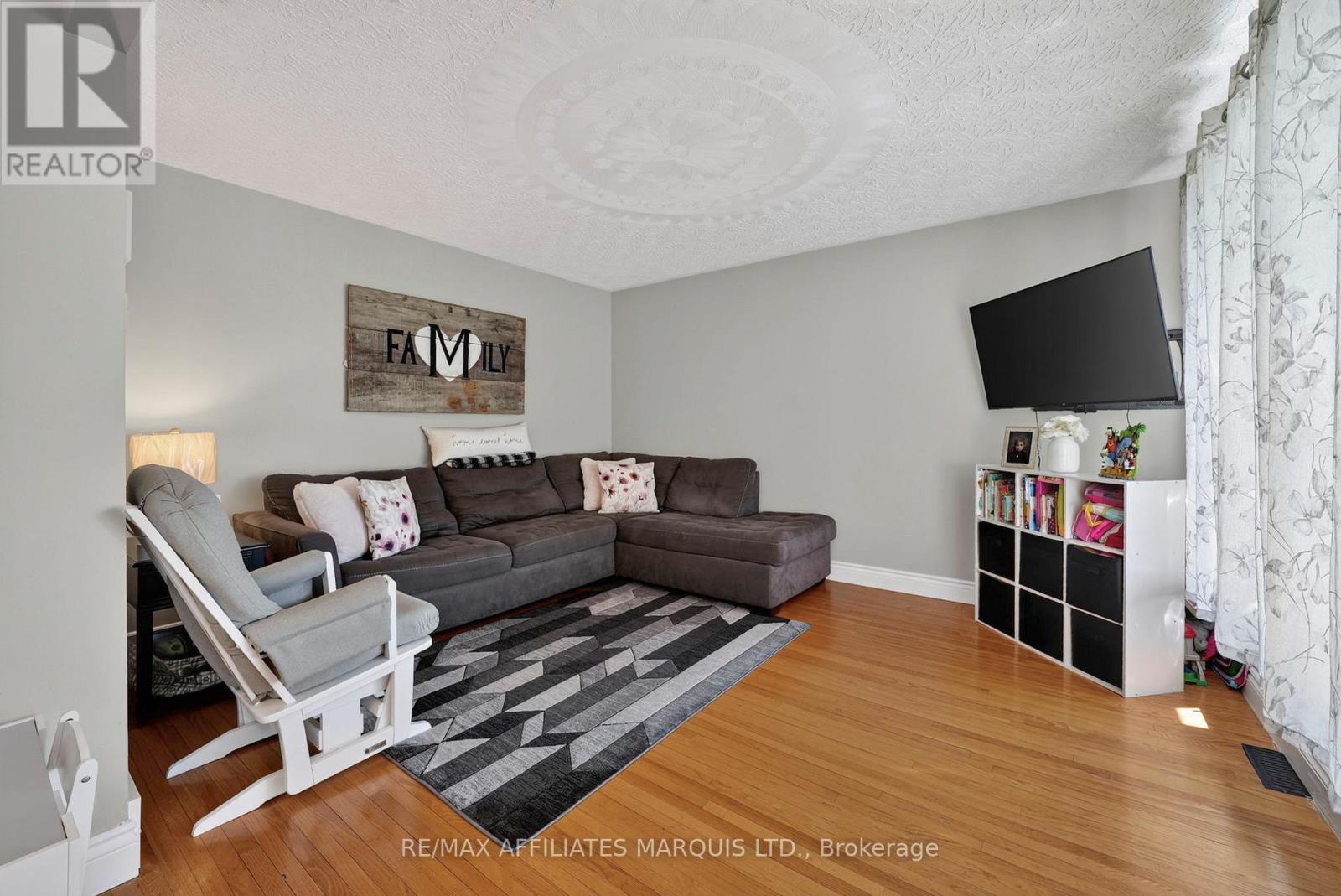 824 ALICE STREET - 6