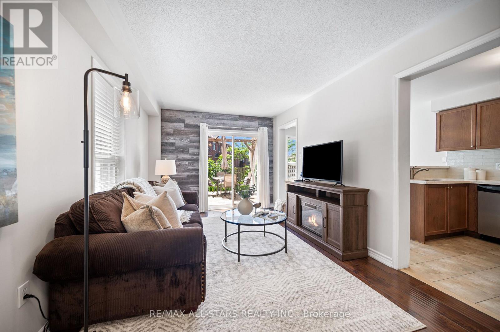 195 RICHARD UNDERHILL AVENUE - 10
