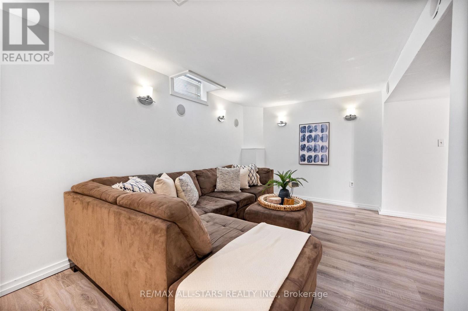 195 RICHARD UNDERHILL AVENUE - 31