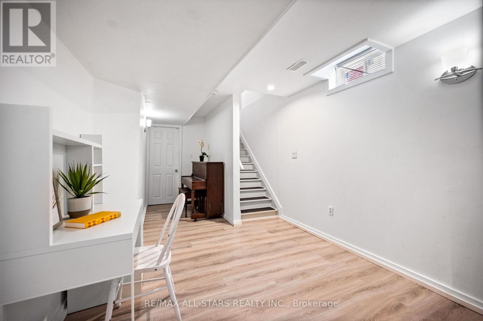 195 RICHARD UNDERHILL AVENUE - 33