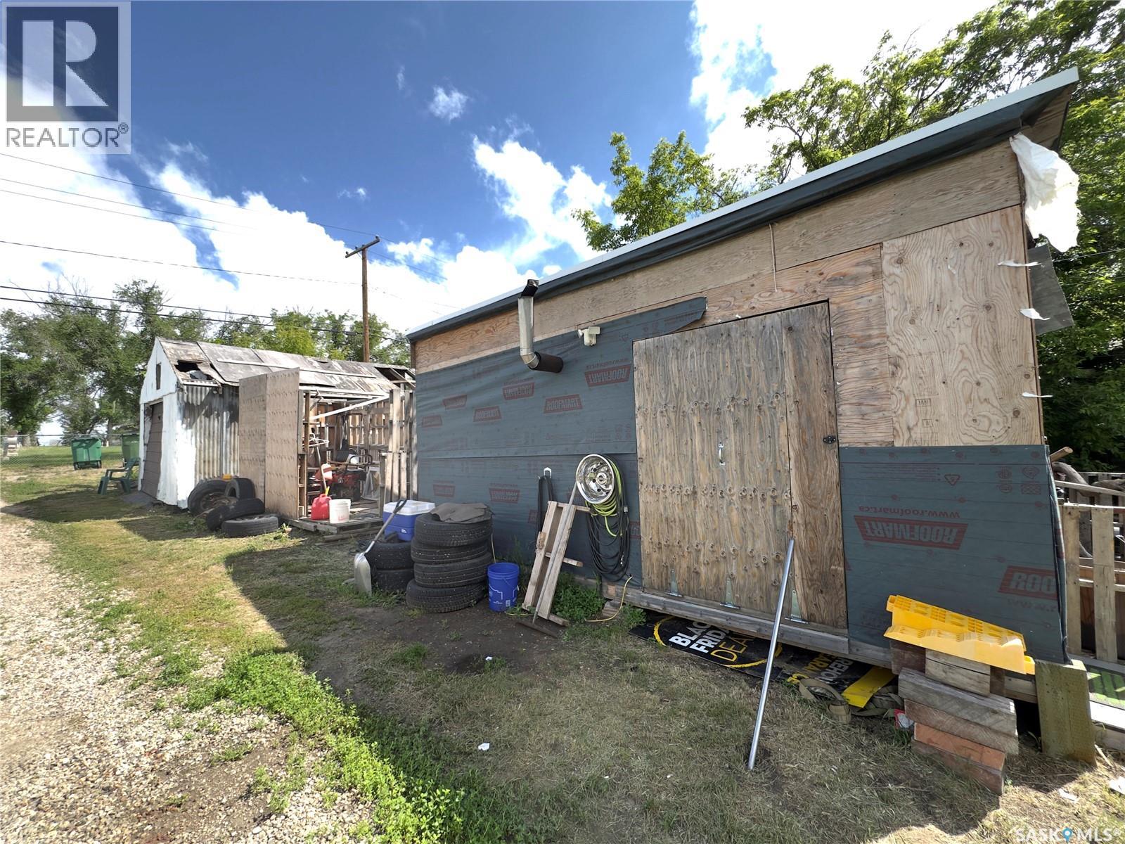 1010 Athabasca STREET E - 20