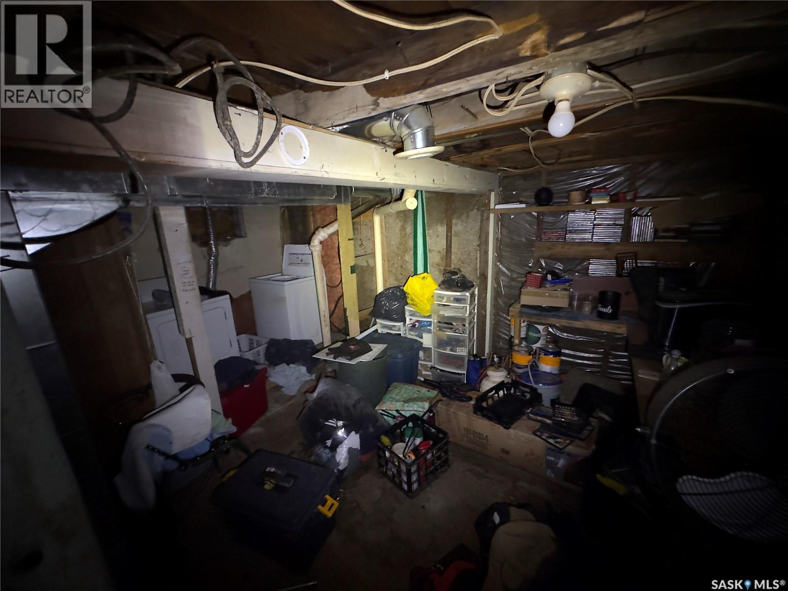1010 Athabasca STREET E - 25