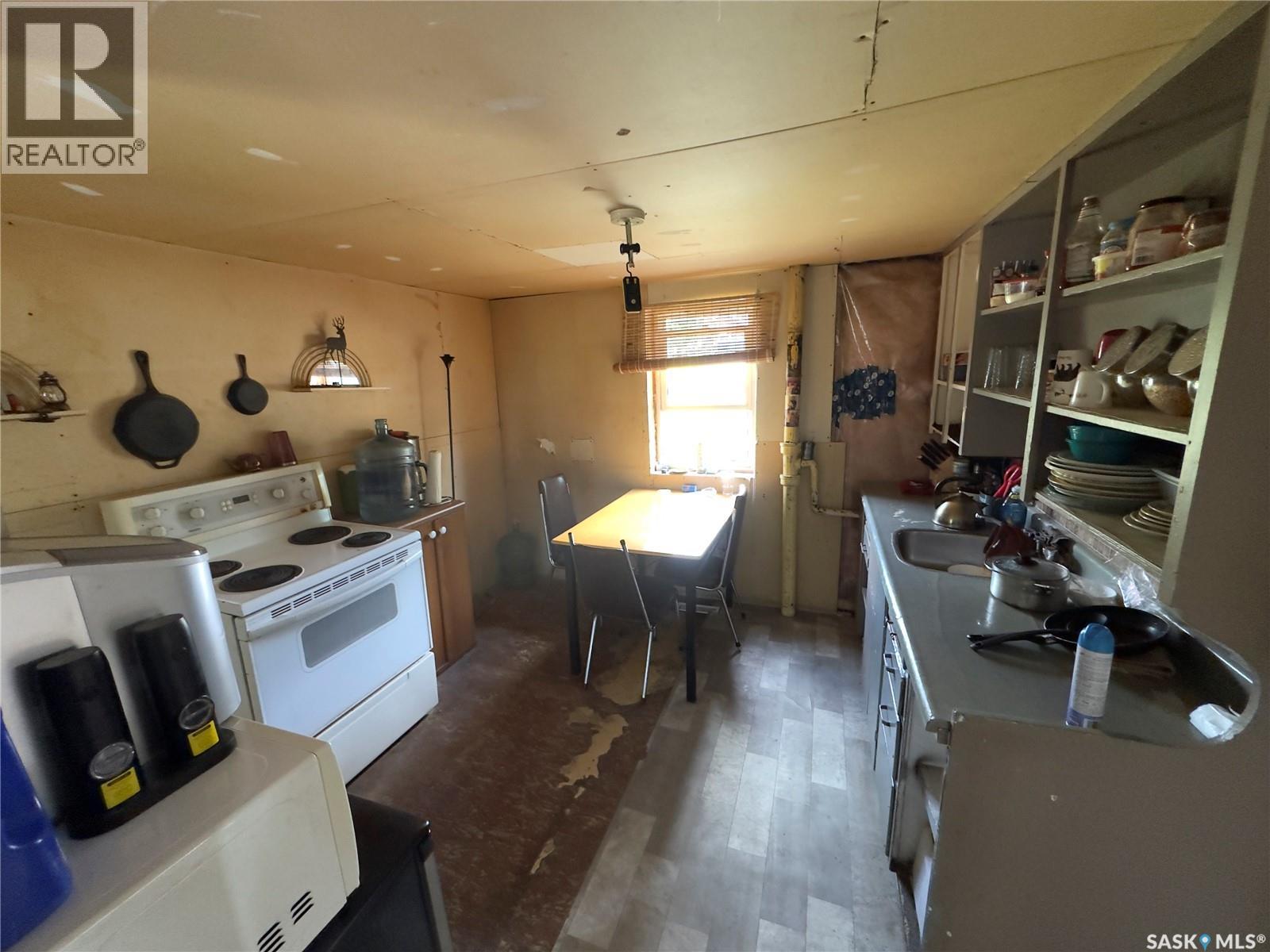 1010 Athabasca STREET E - 7