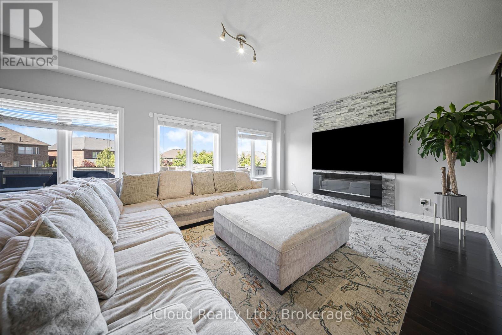 795 ROBERT FERRIE DRIVE - 18