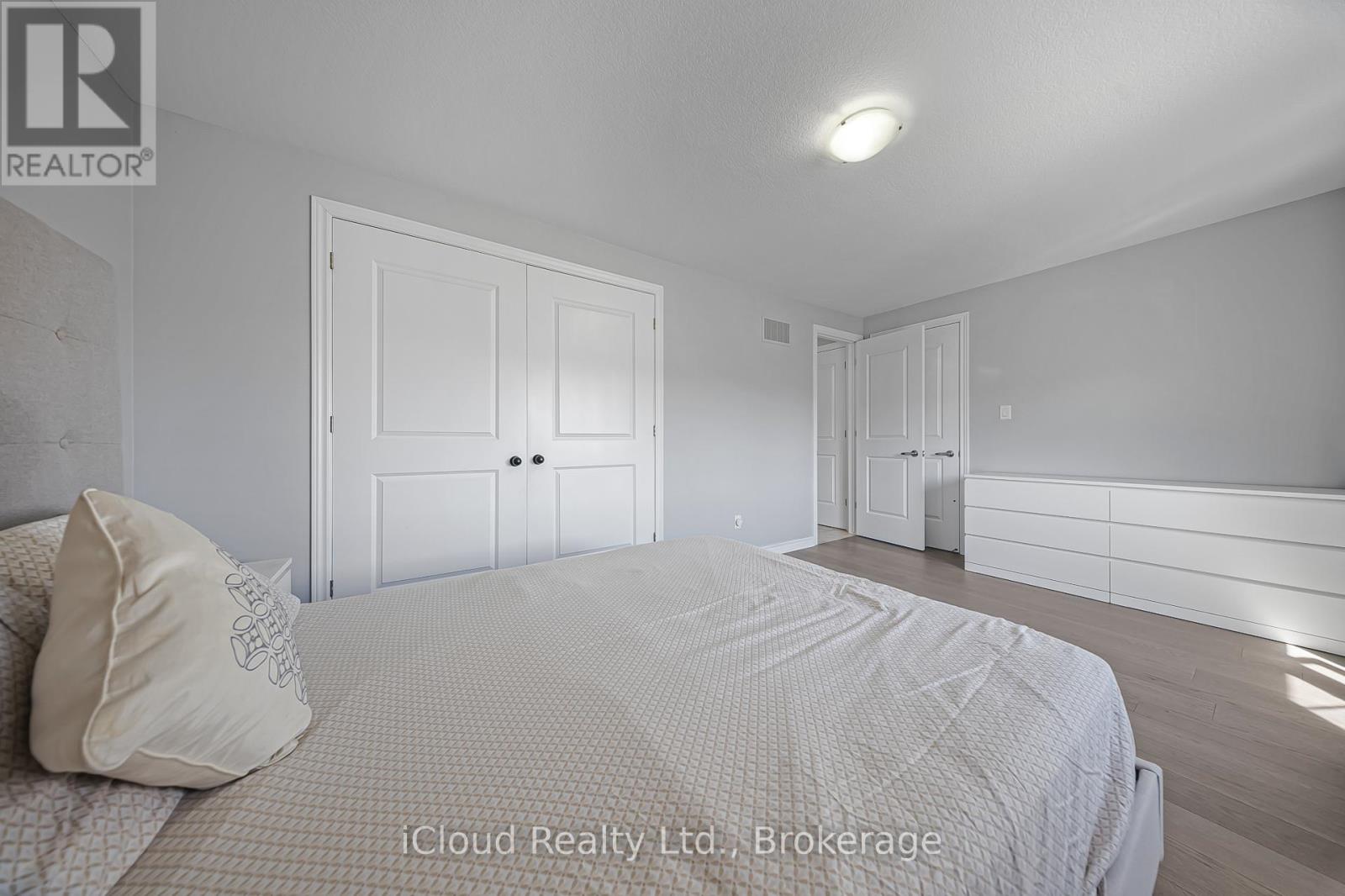 795 ROBERT FERRIE DRIVE - 31