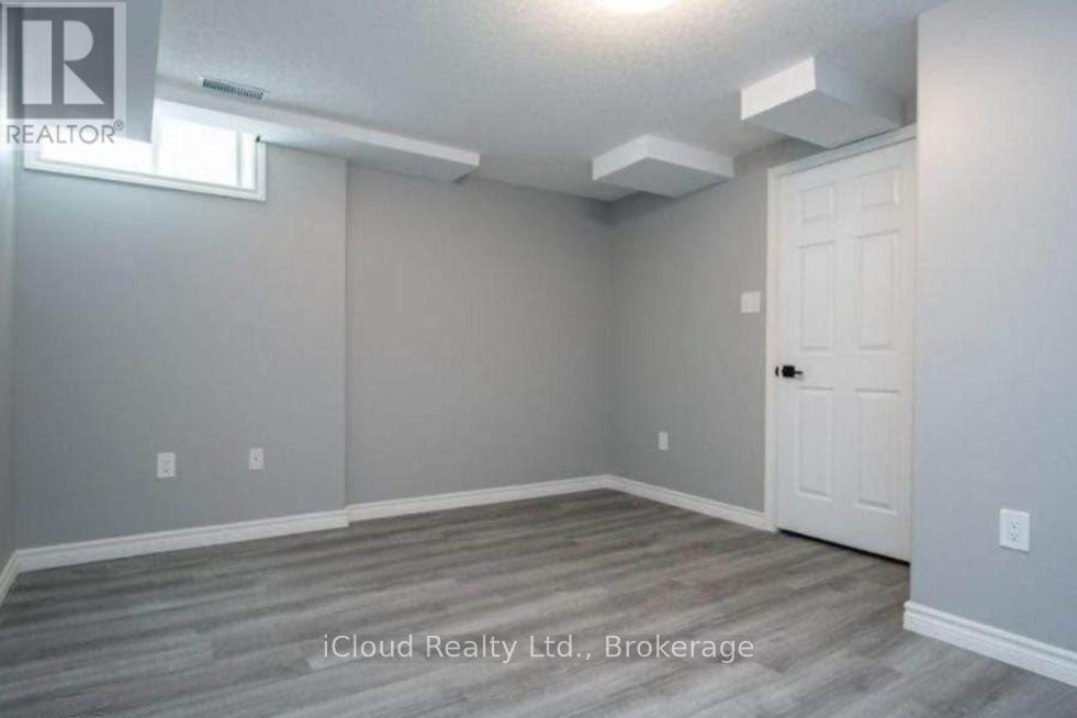 795 ROBERT FERRIE DRIVE - 34