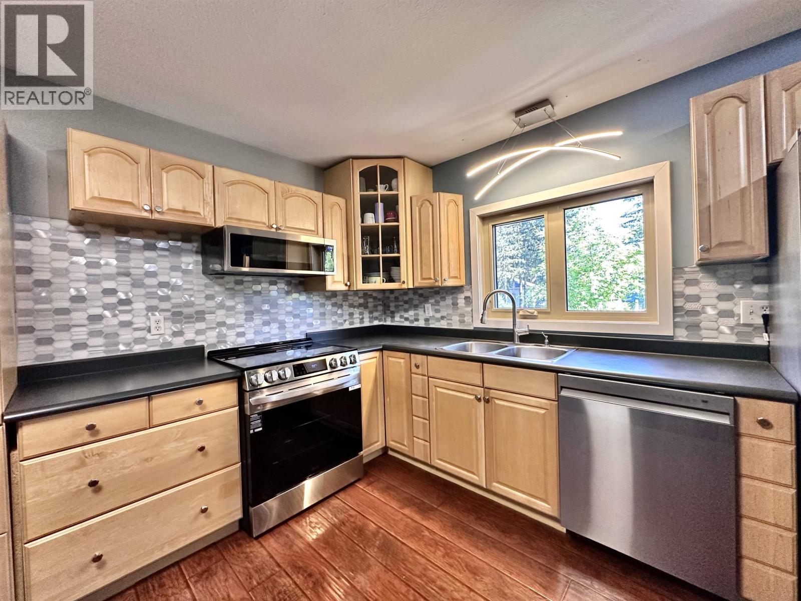 1339 7TH AVENUE - 17