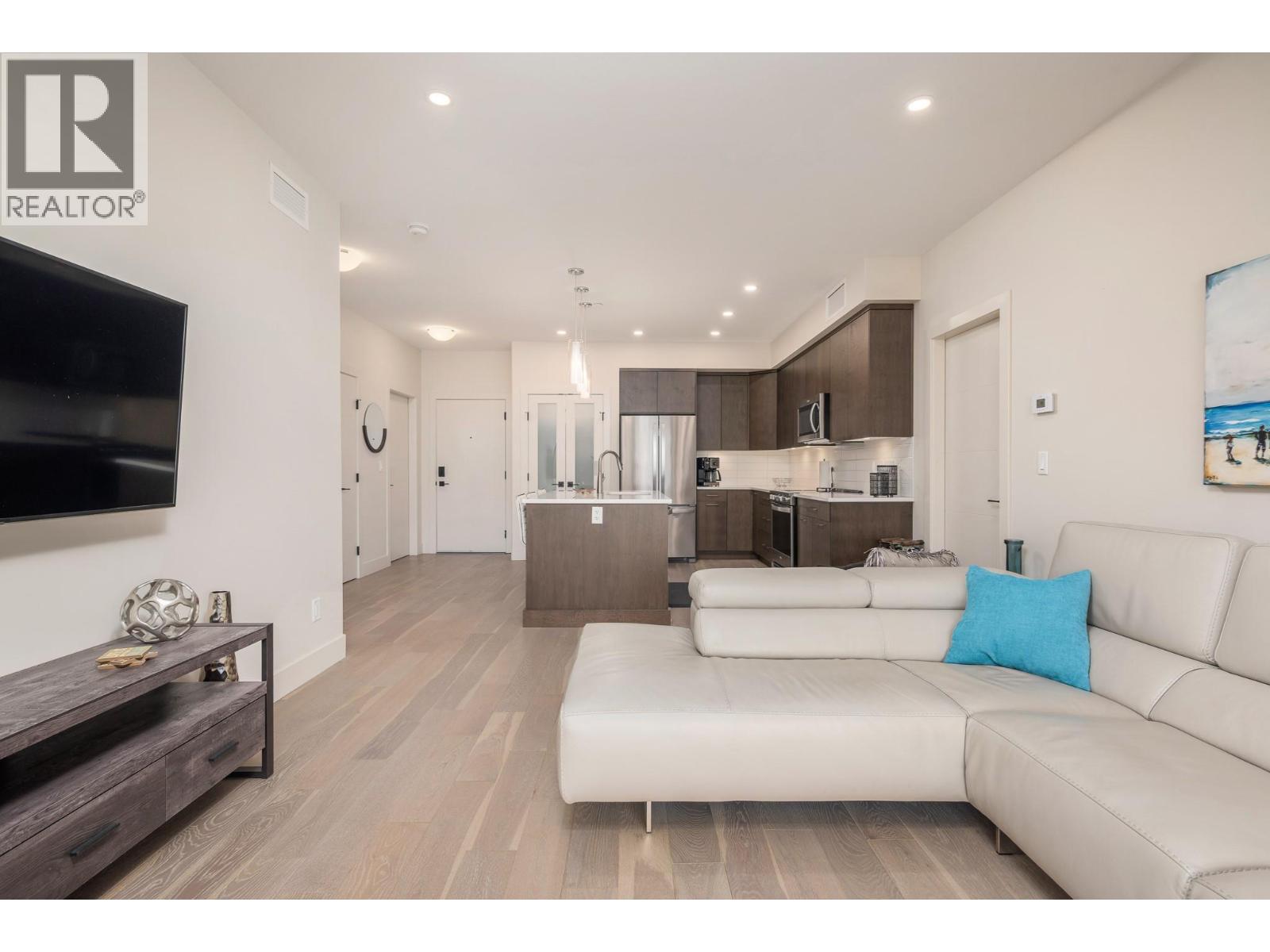 211 3475 Granite Close, Kelowna