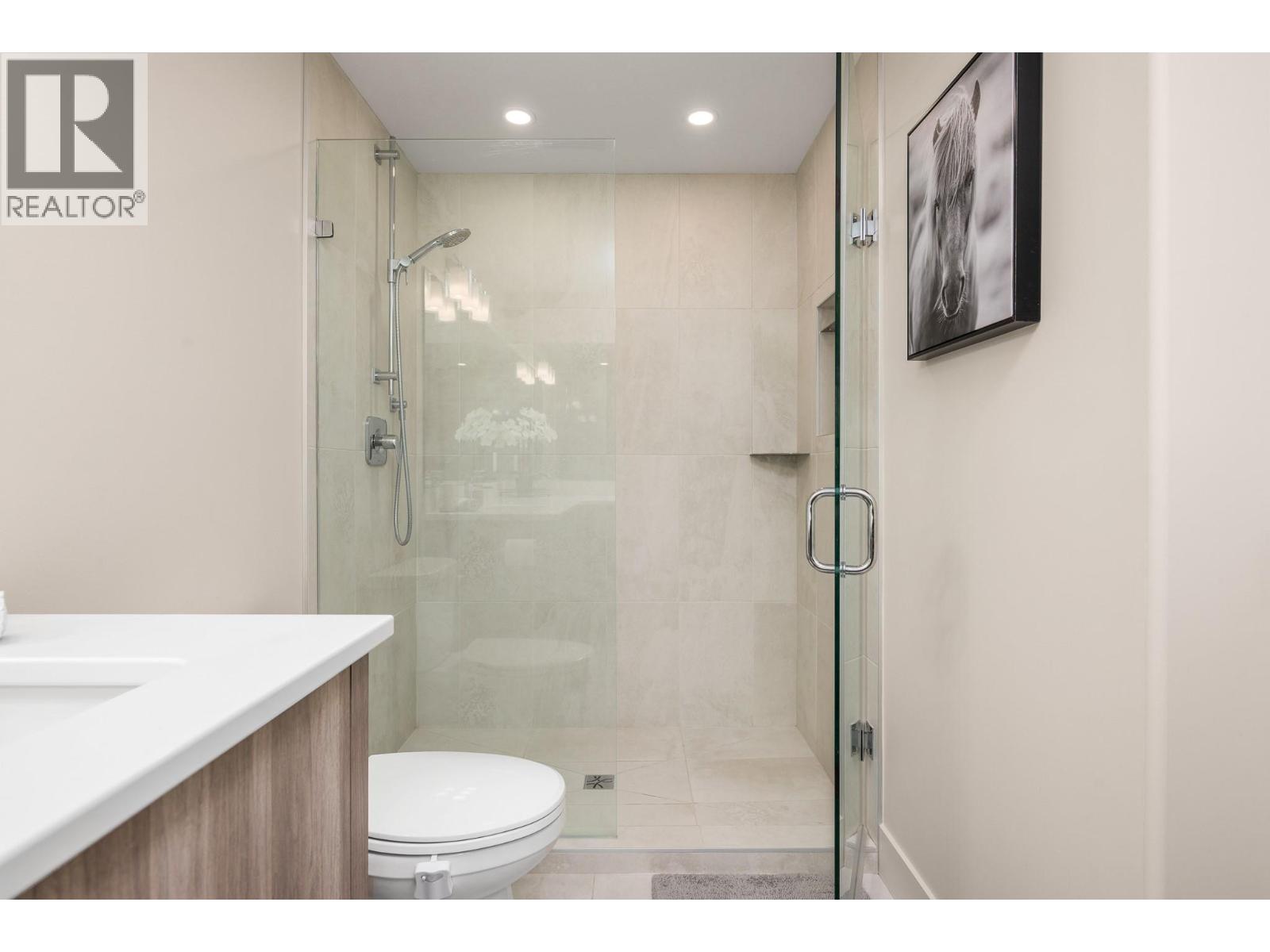 211 3475 Granite Close, Kelowna