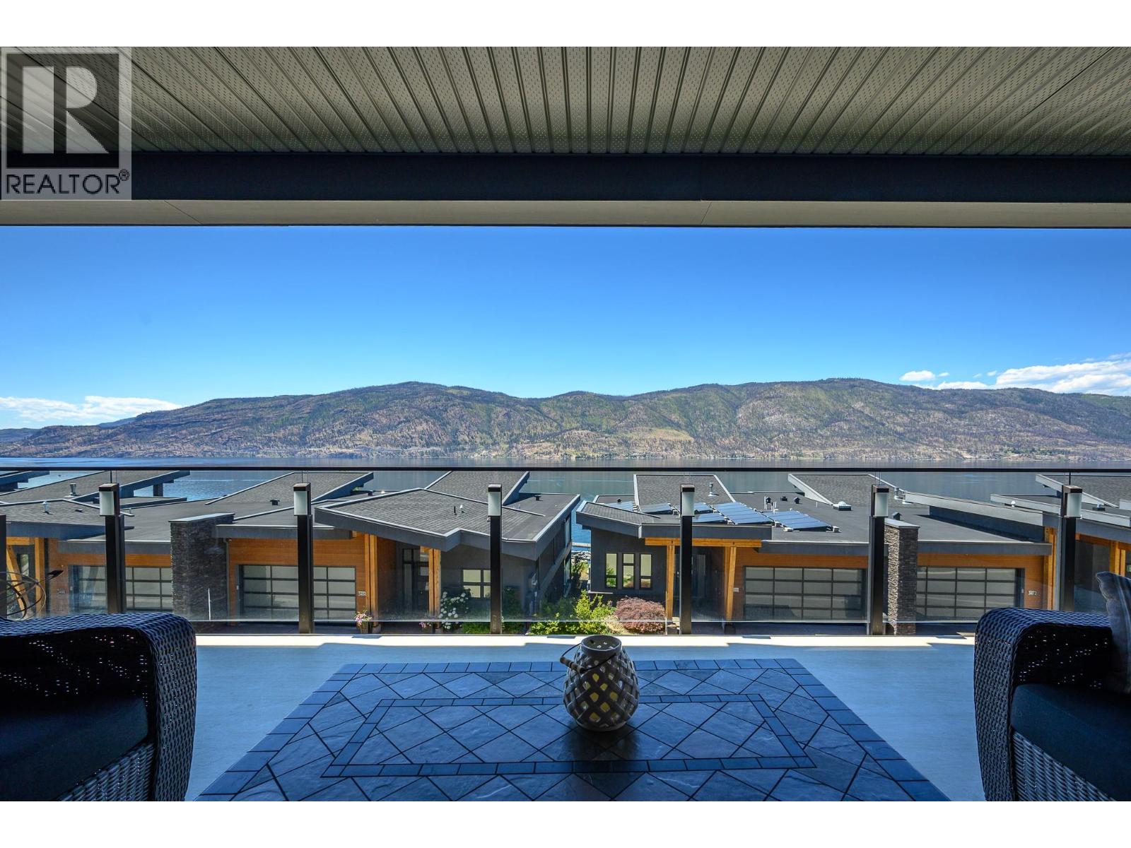 211 3475 Granite Close, Kelowna