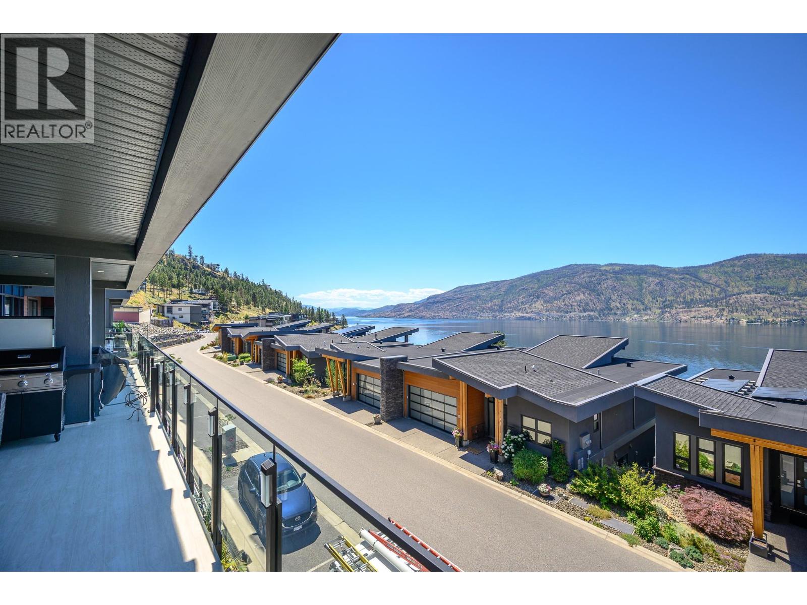 211 3475 Granite Close, Kelowna