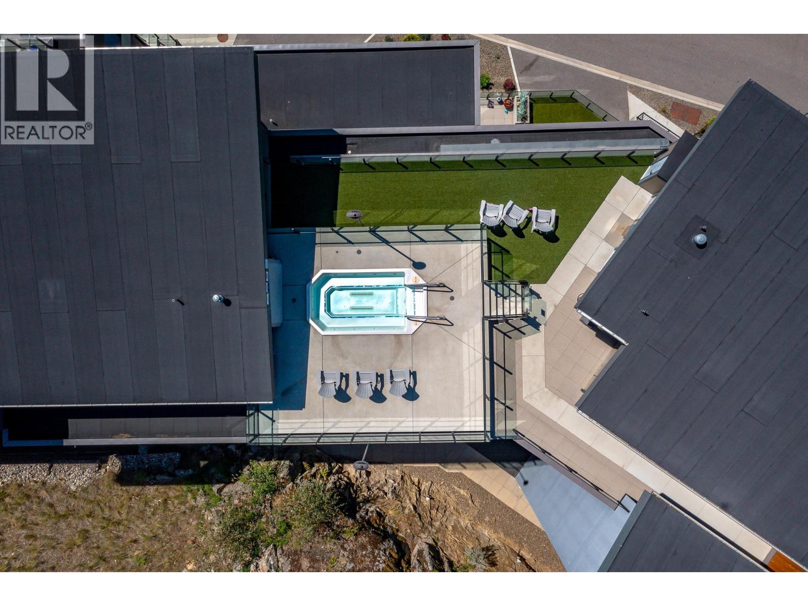 211 3475 Granite Close, Kelowna
