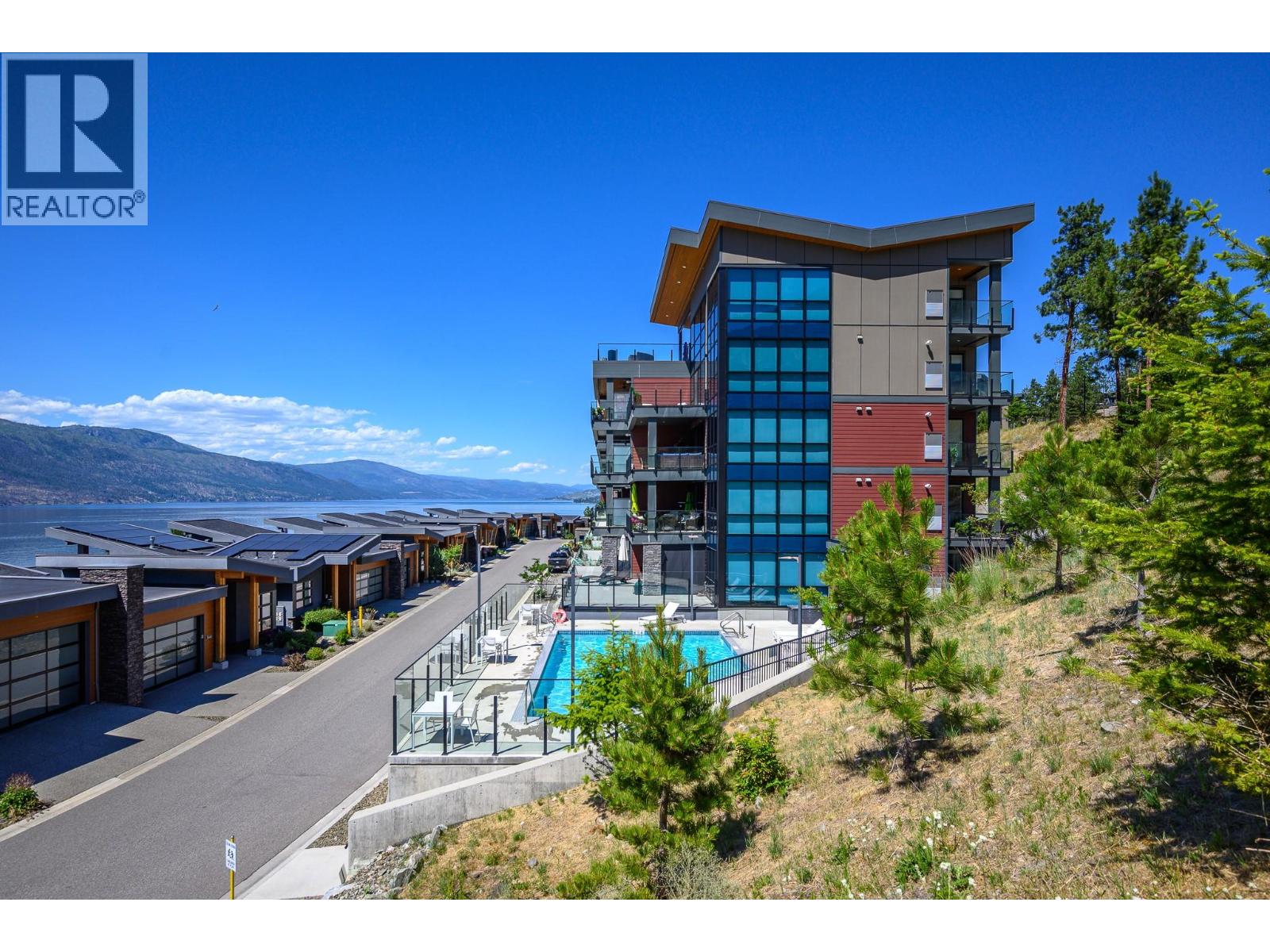 211 3475 Granite Close, Kelowna