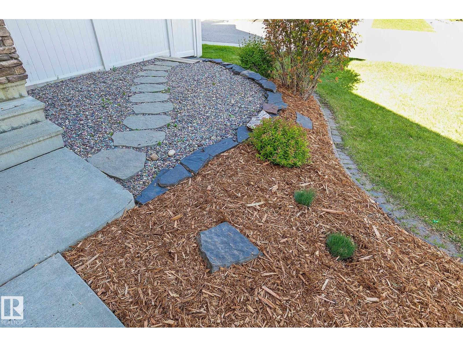22131 95 AV NW — photo 47