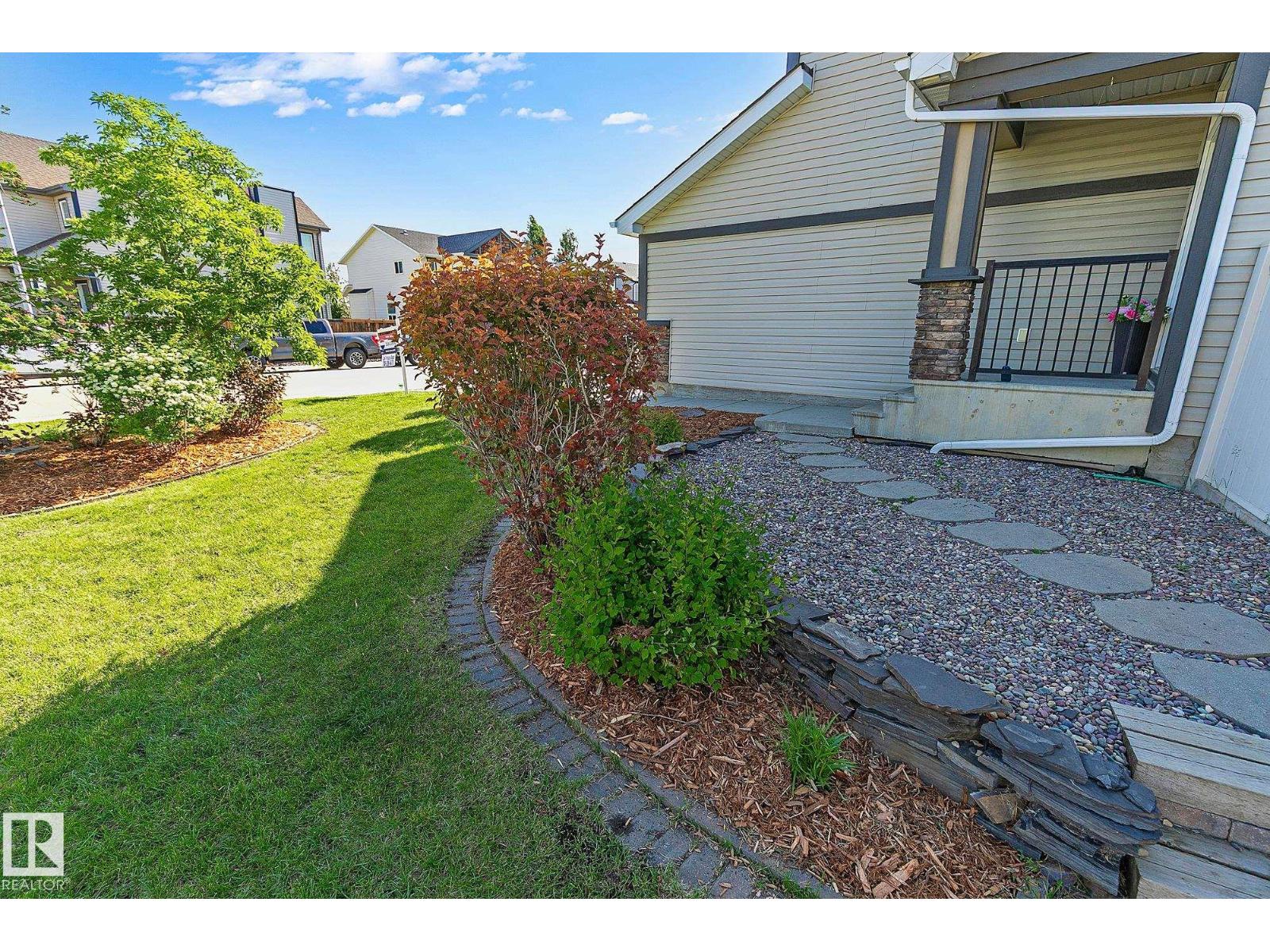 22131 95 AV NW — photo 48