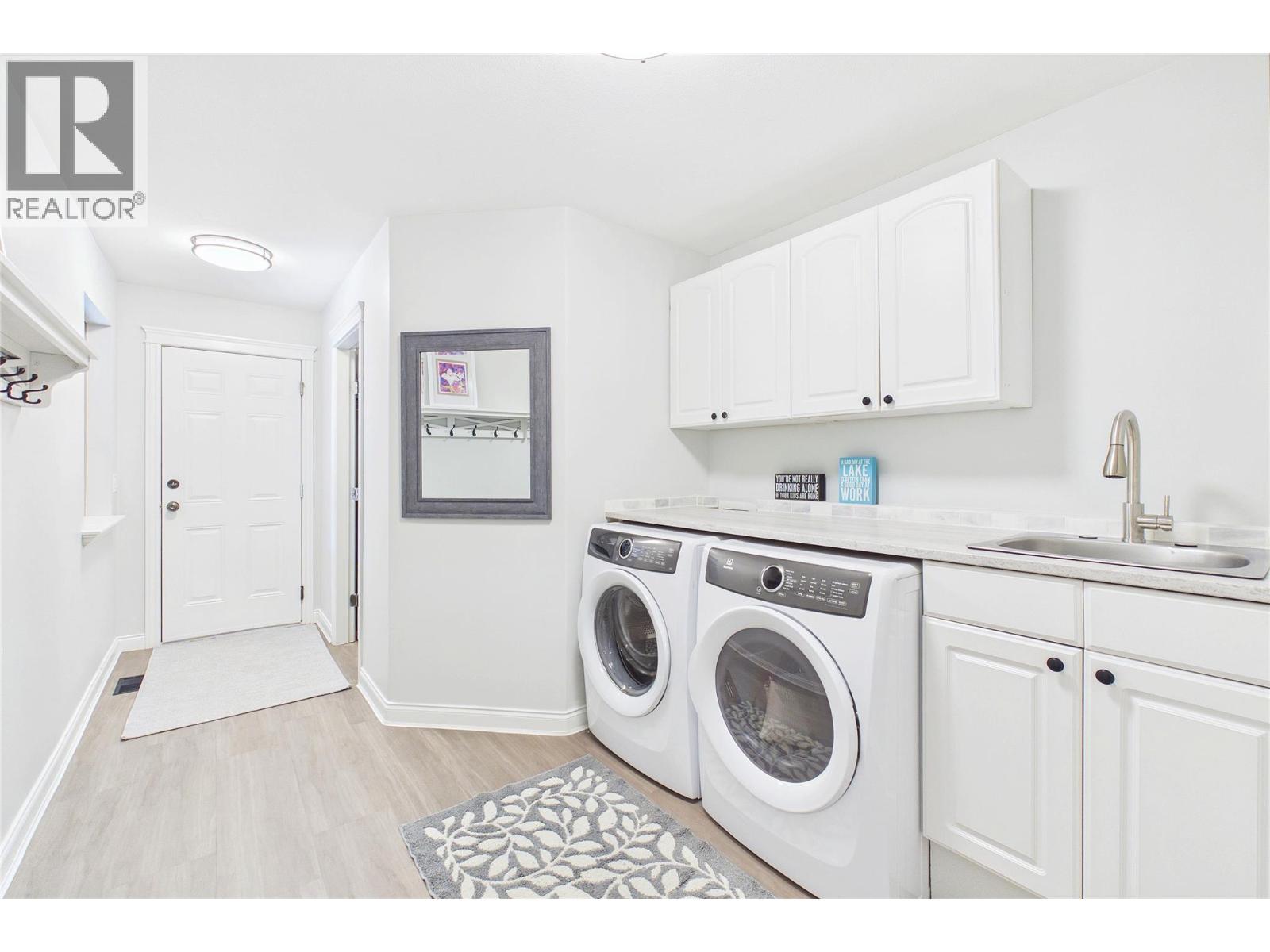 307 McCarren Avenue - 17