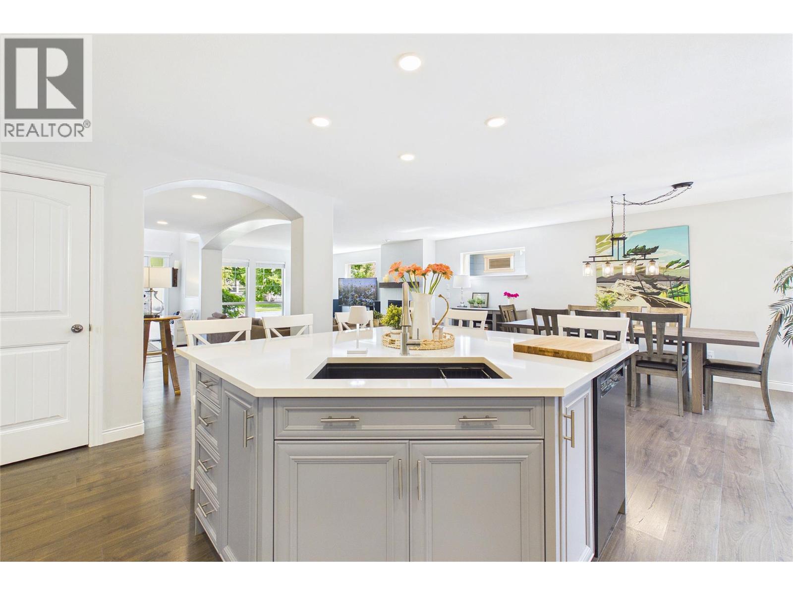 307 McCarren Avenue - 12