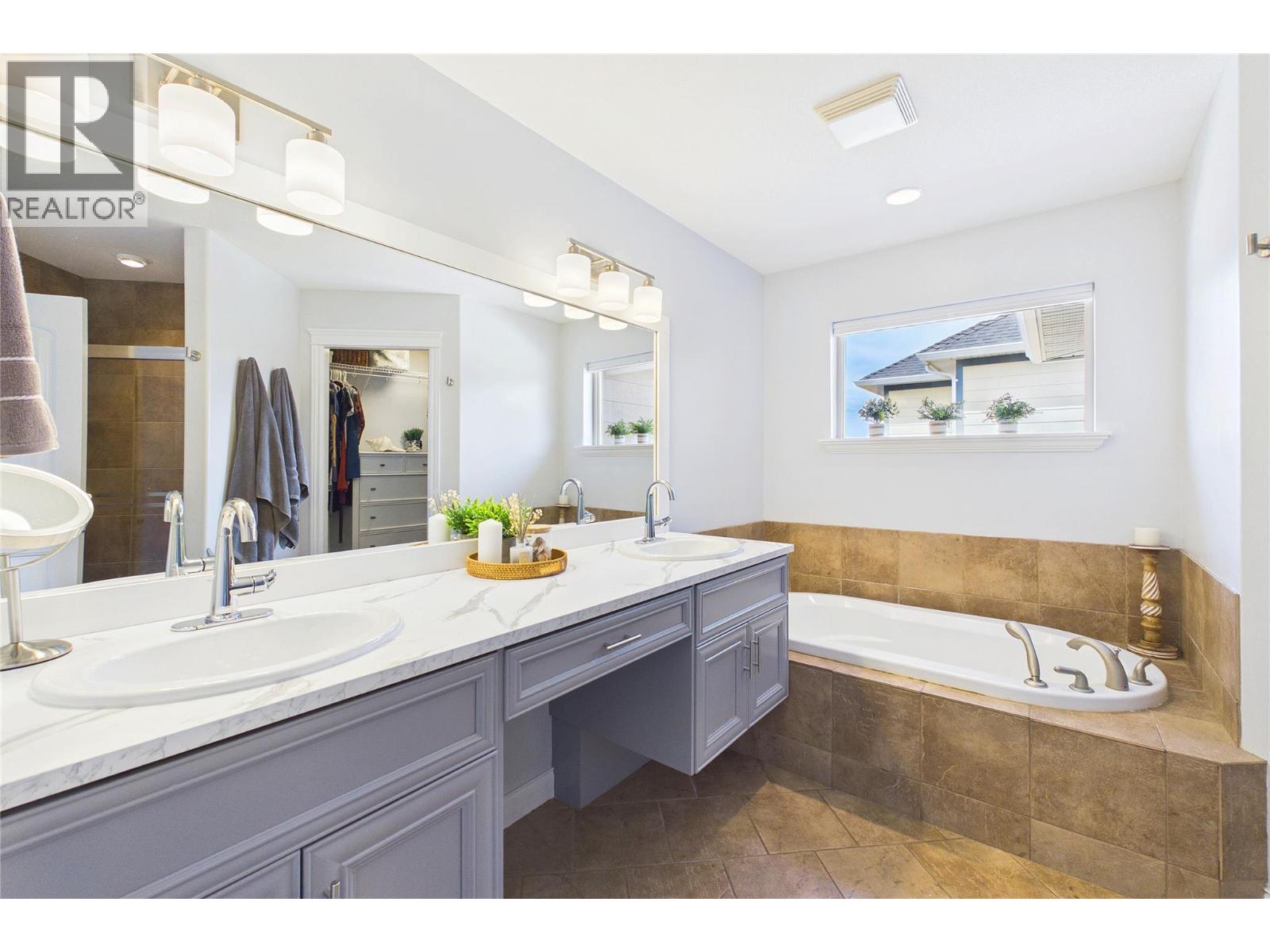 307 McCarren Avenue - 23