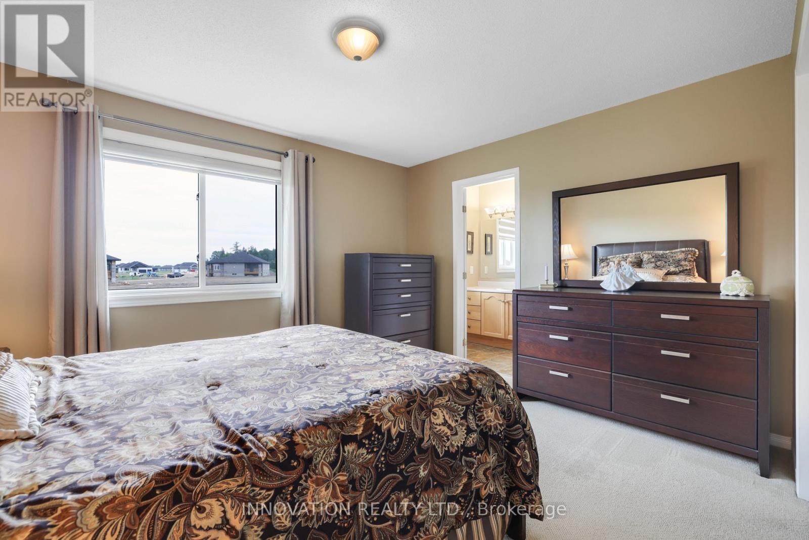 14 RILEY CRESCENT - 15