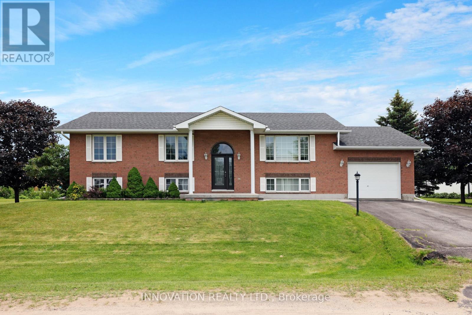 14 RILEY CRESCENT - 2
