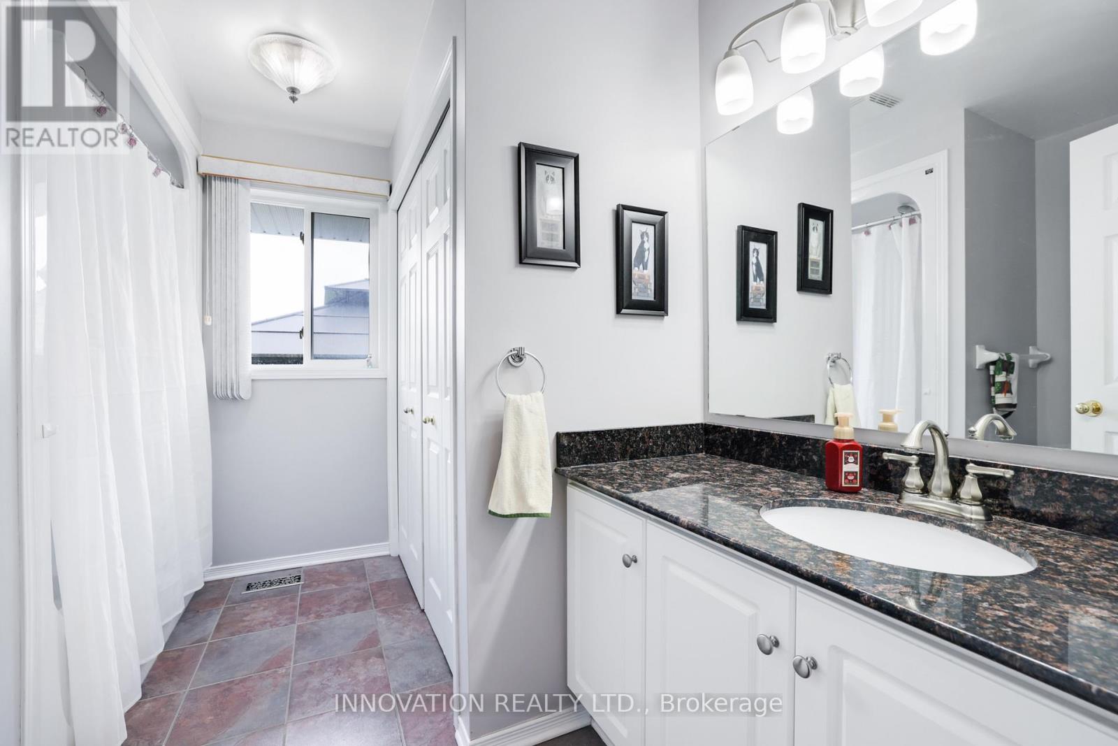 14 RILEY CRESCENT - 21