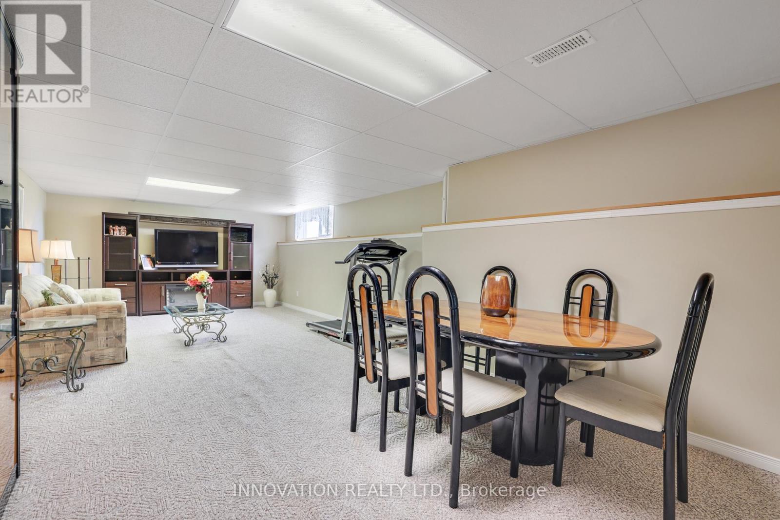 14 RILEY CRESCENT - 25