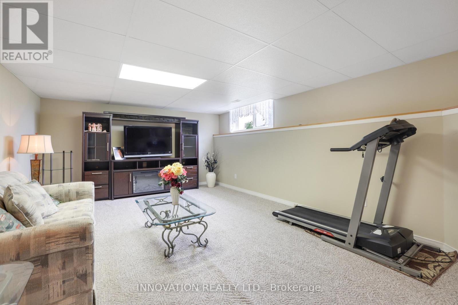 14 RILEY CRESCENT - 26