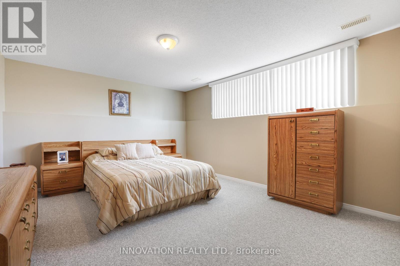 14 RILEY CRESCENT - 27