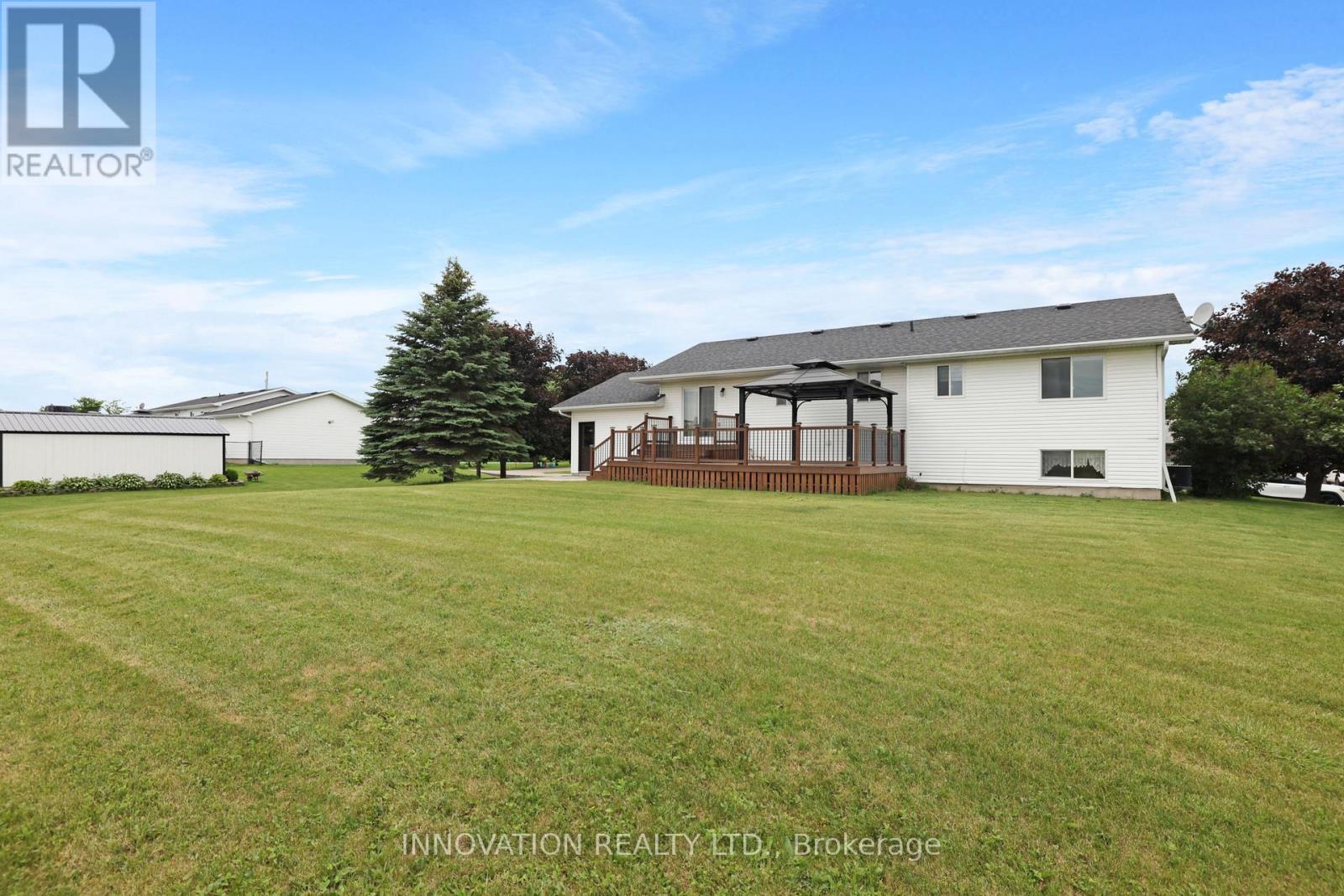 14 RILEY CRESCENT - 3
