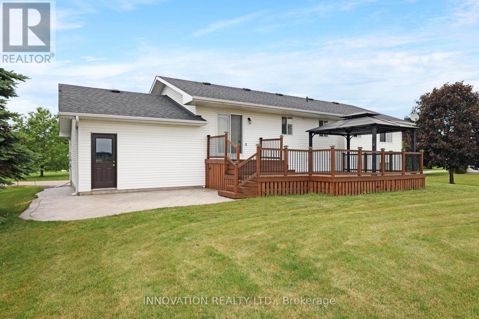 14 RILEY CRESCENT - 31