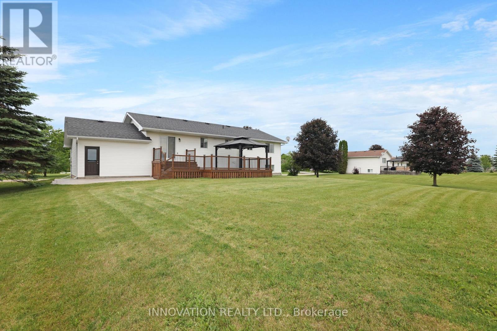 14 RILEY CRESCENT - 33