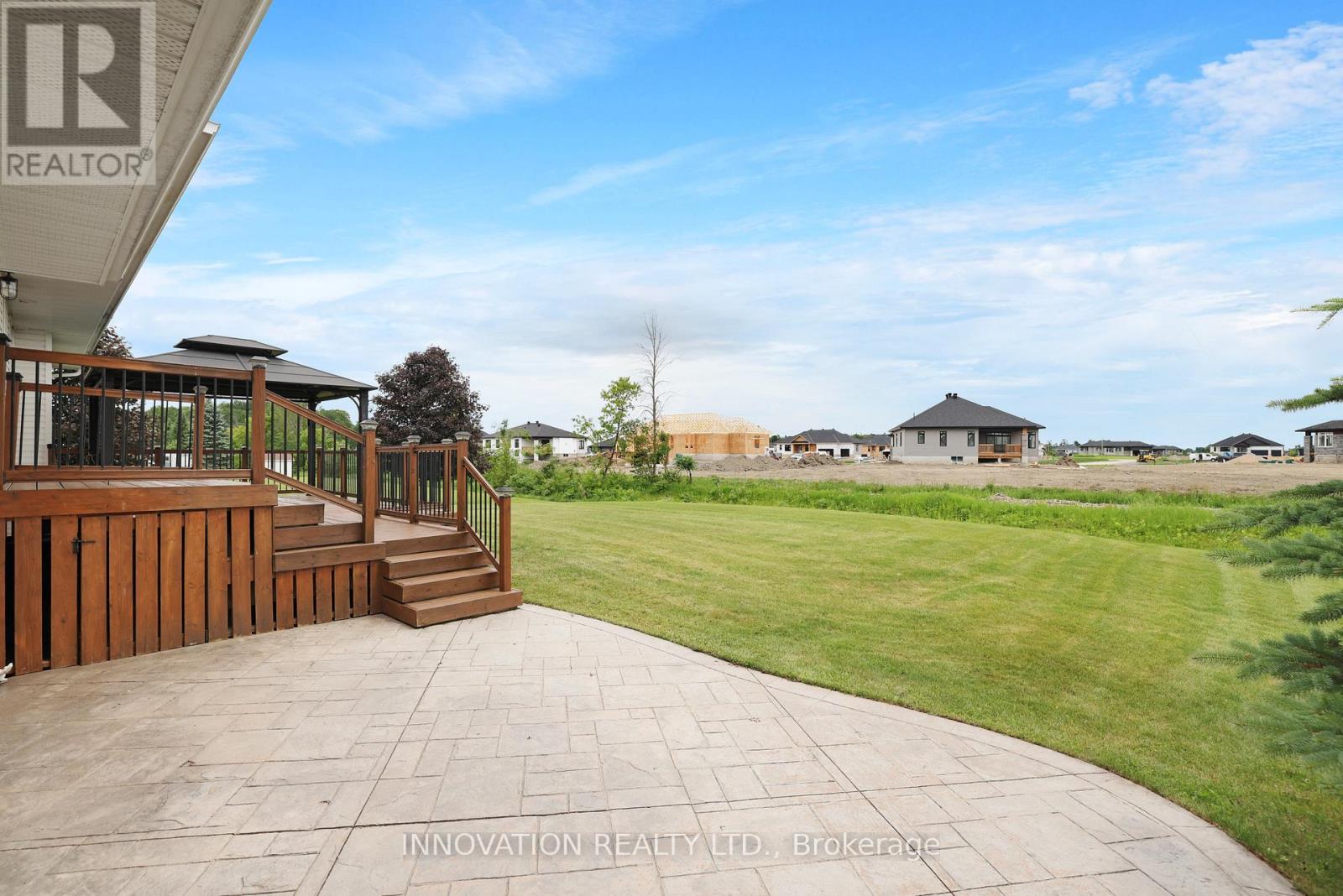 14 RILEY CRESCENT - 4