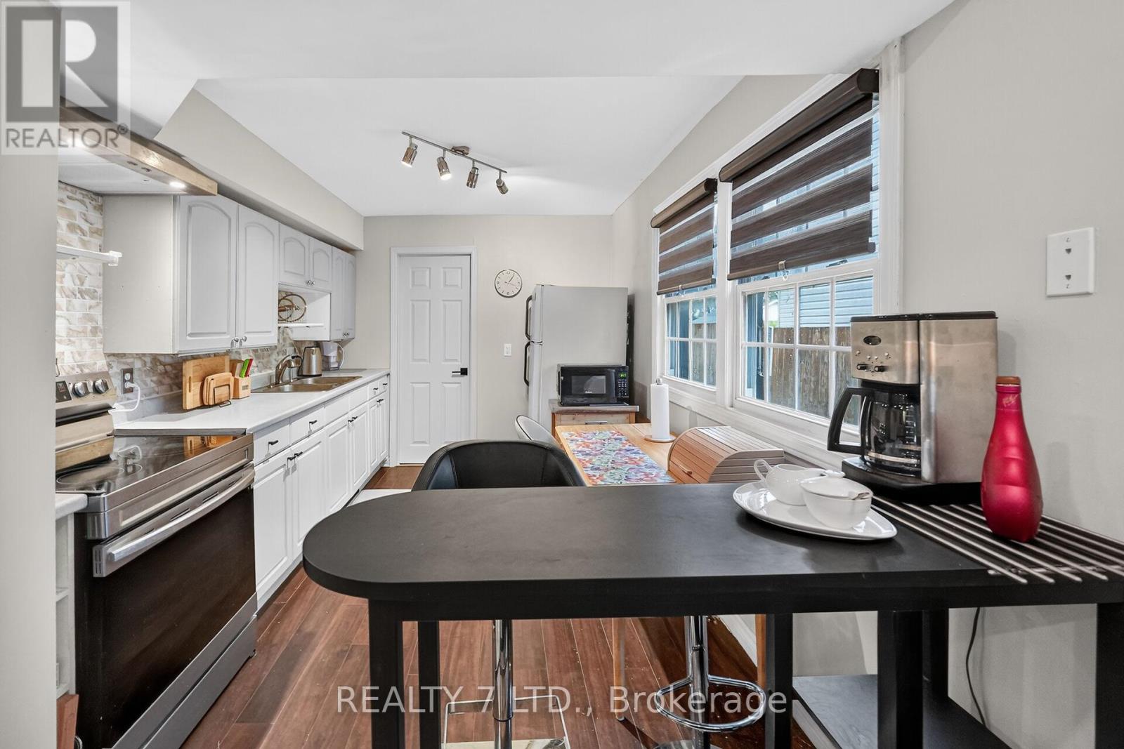 29 LLOYD STREET - Image 9