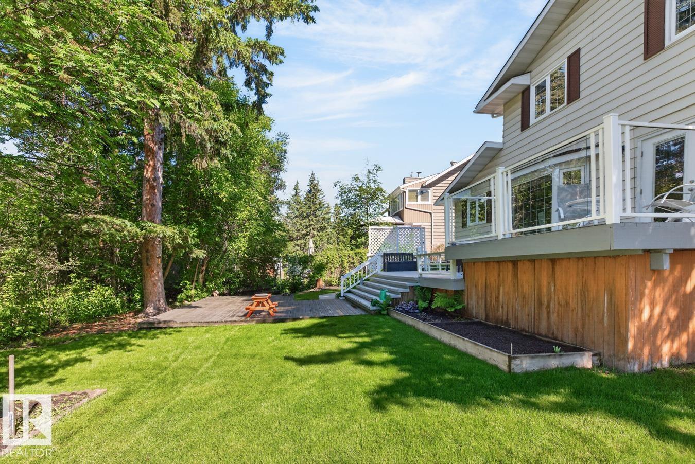 64 MARLBORO DR - 40