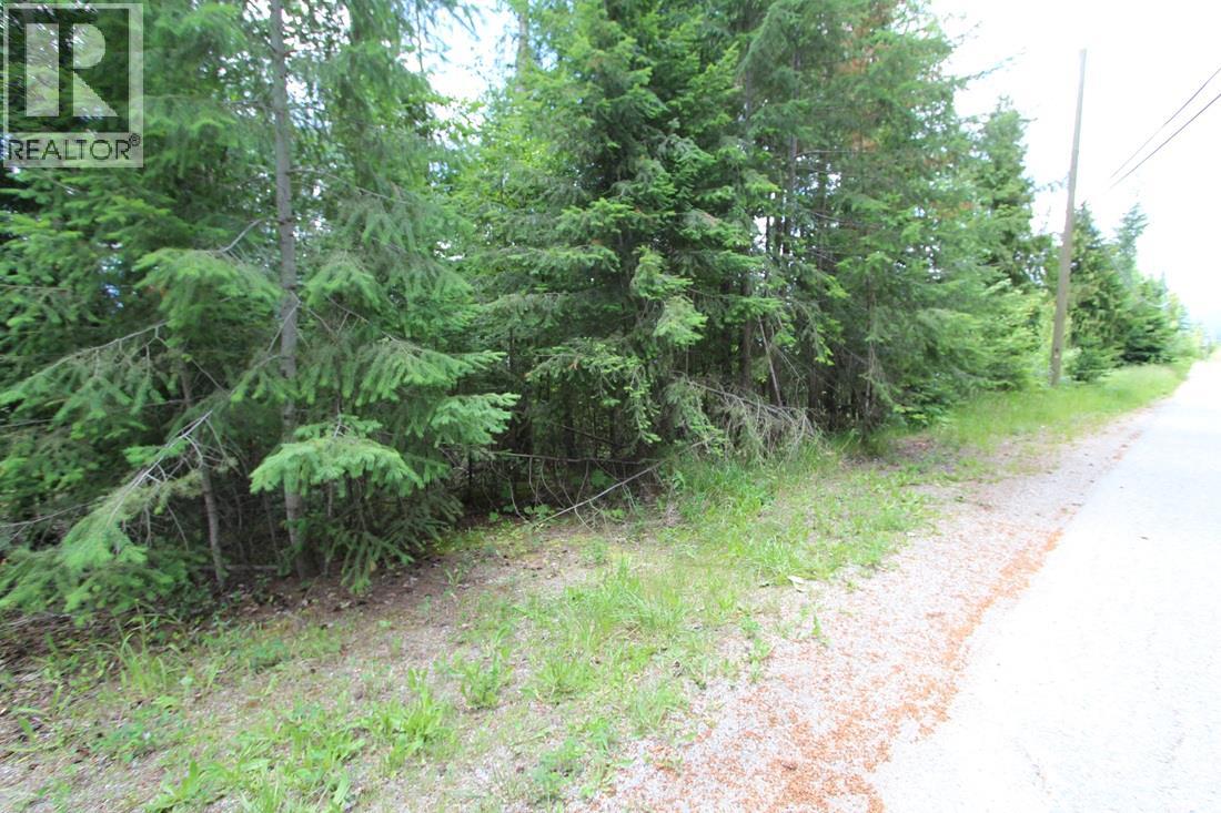 Vickers Trail Lot# 1, Anglemont — photo 2