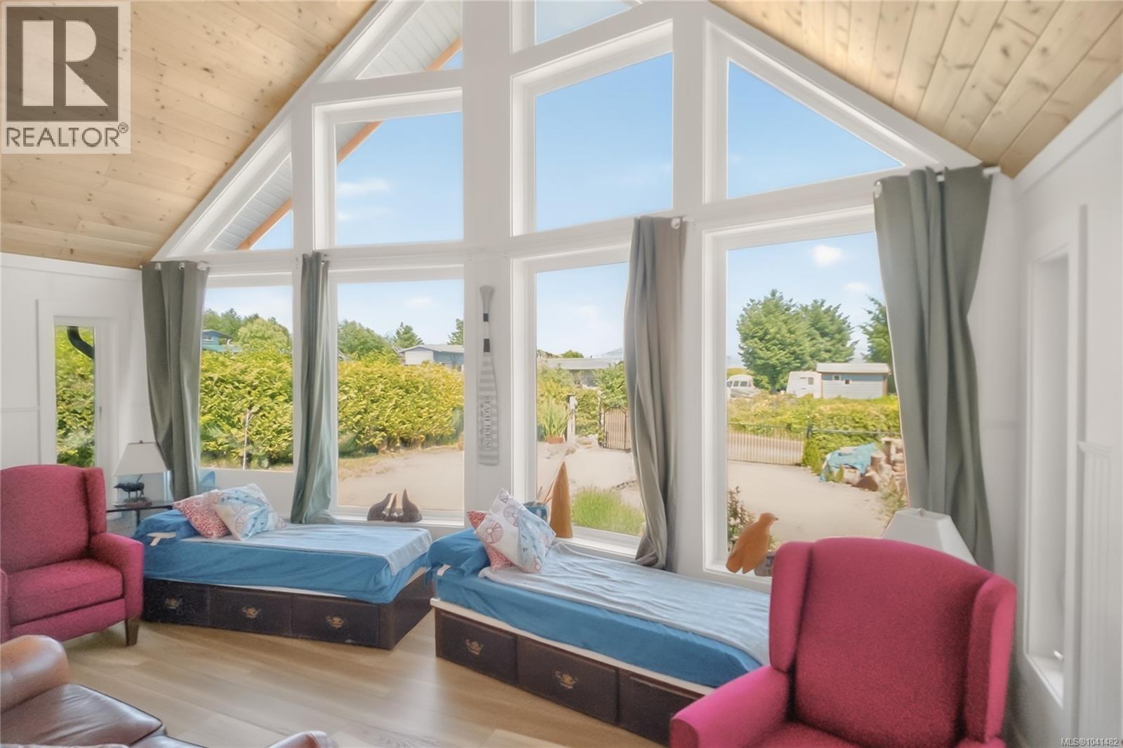 1049 Sixth Ave, Ucluelet