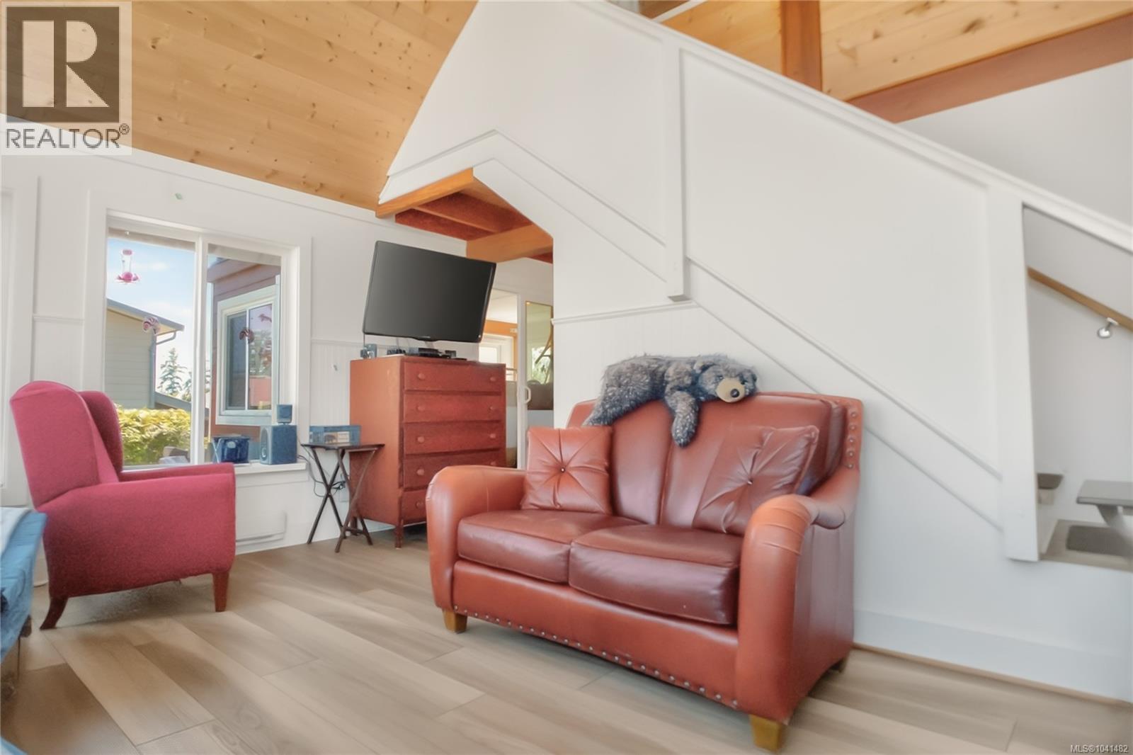 1049 Sixth Ave, Ucluelet
