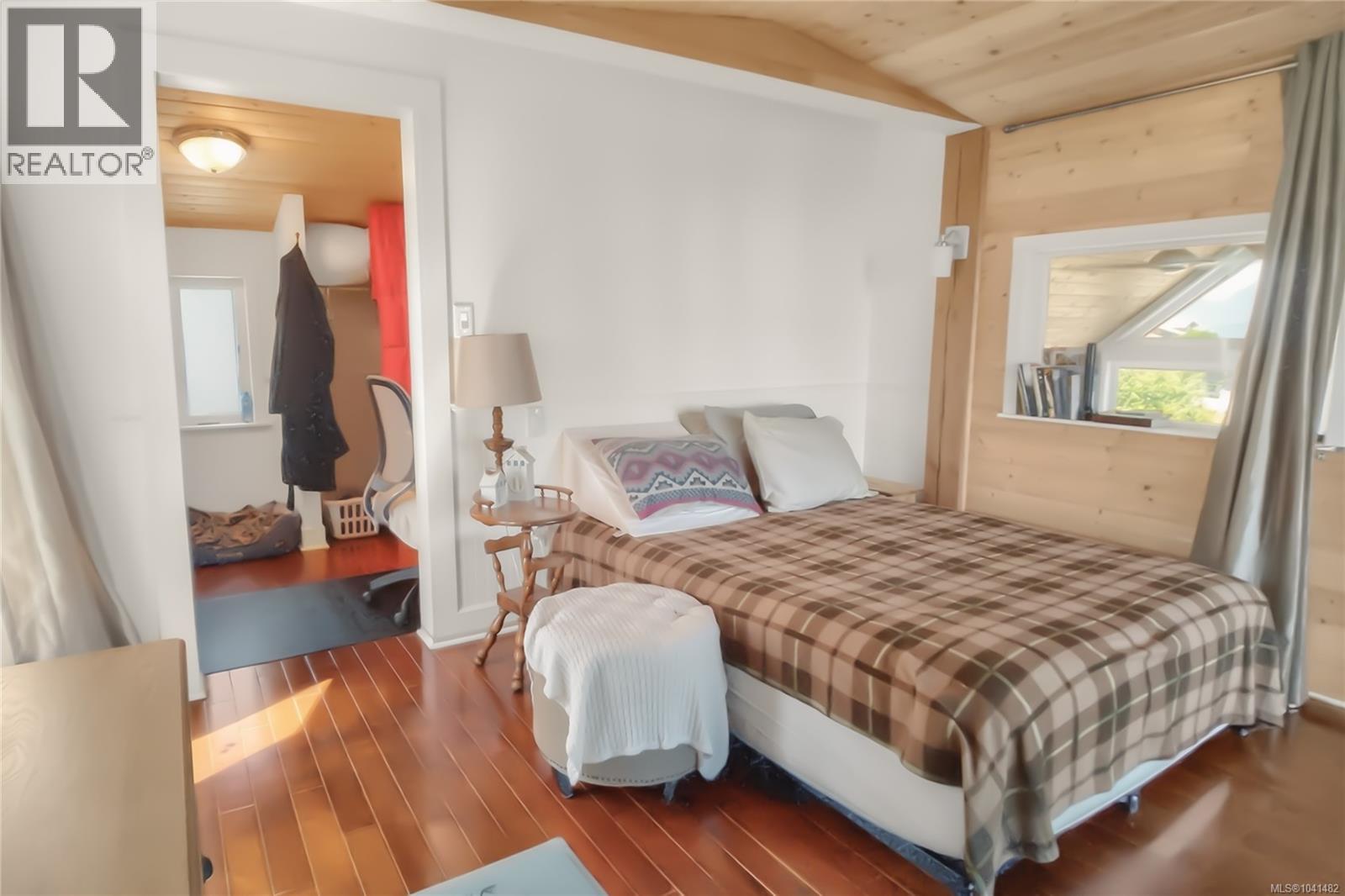 1049 Sixth Ave, Ucluelet