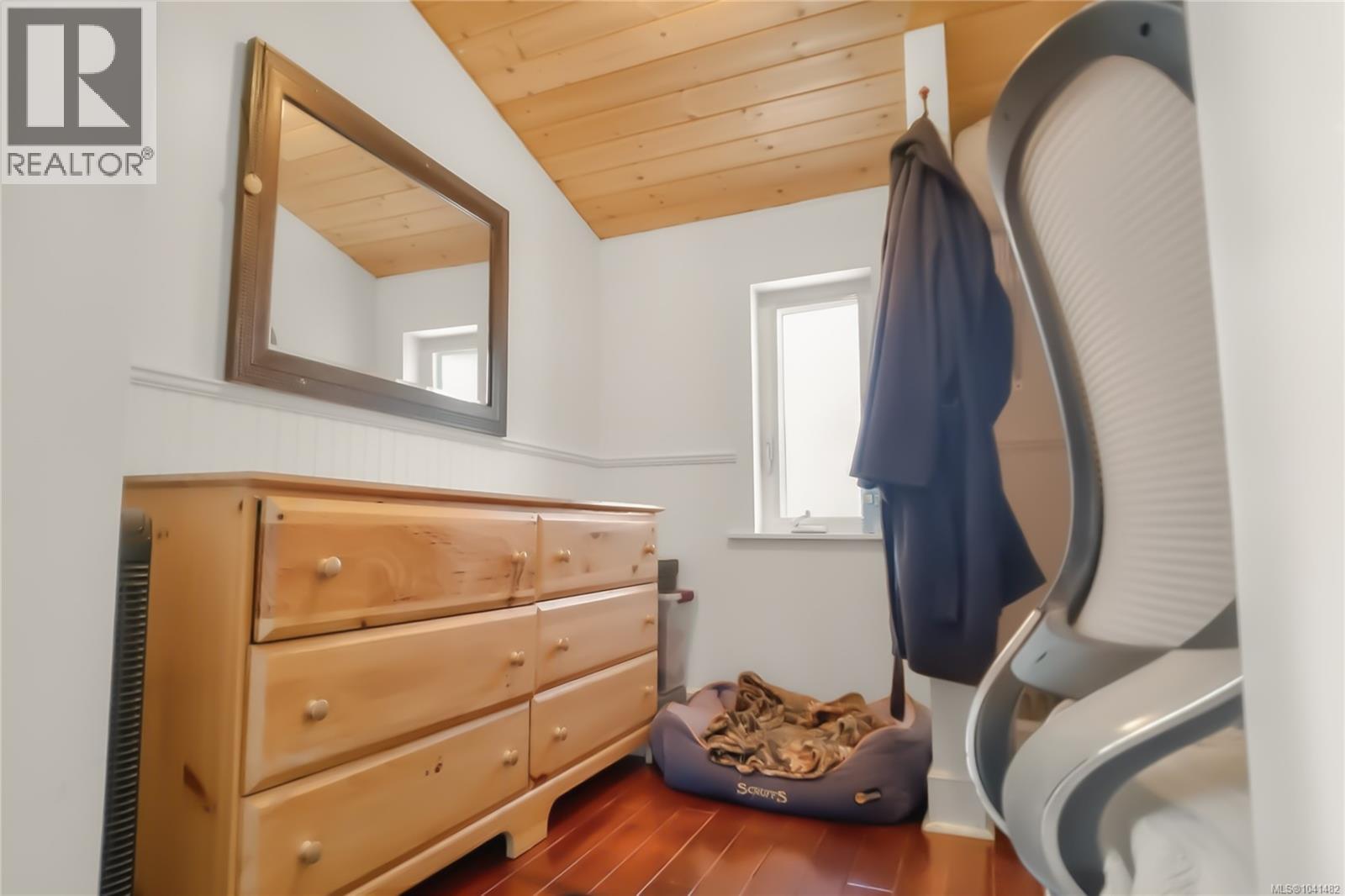 1049 Sixth Ave, Ucluelet