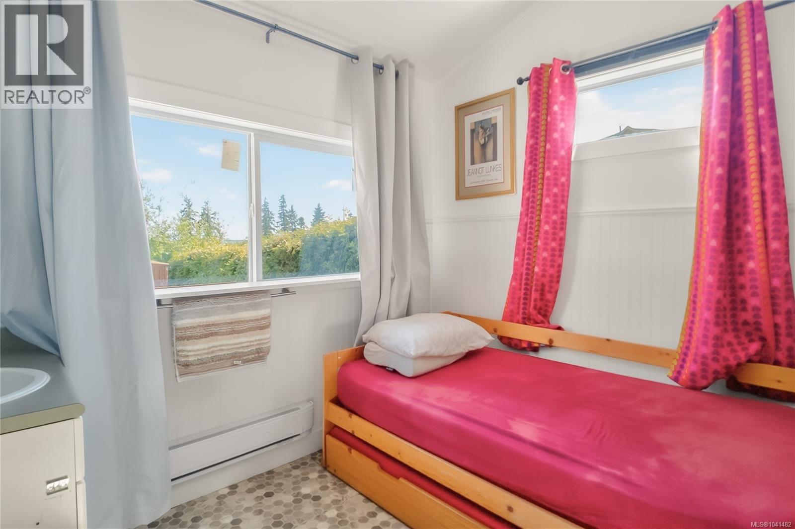 1049 Sixth Ave, Ucluelet