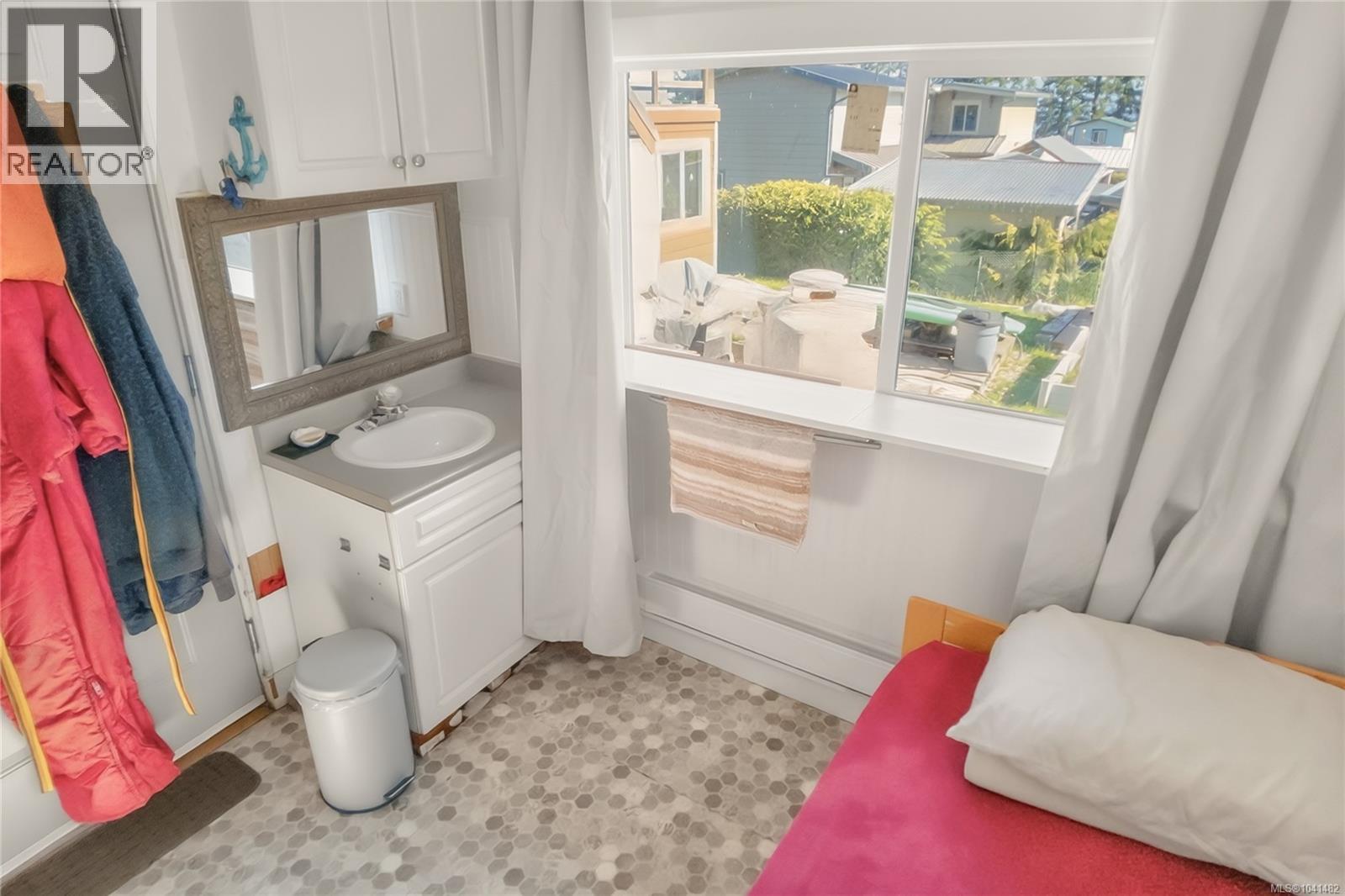 1049 Sixth Ave, Ucluelet